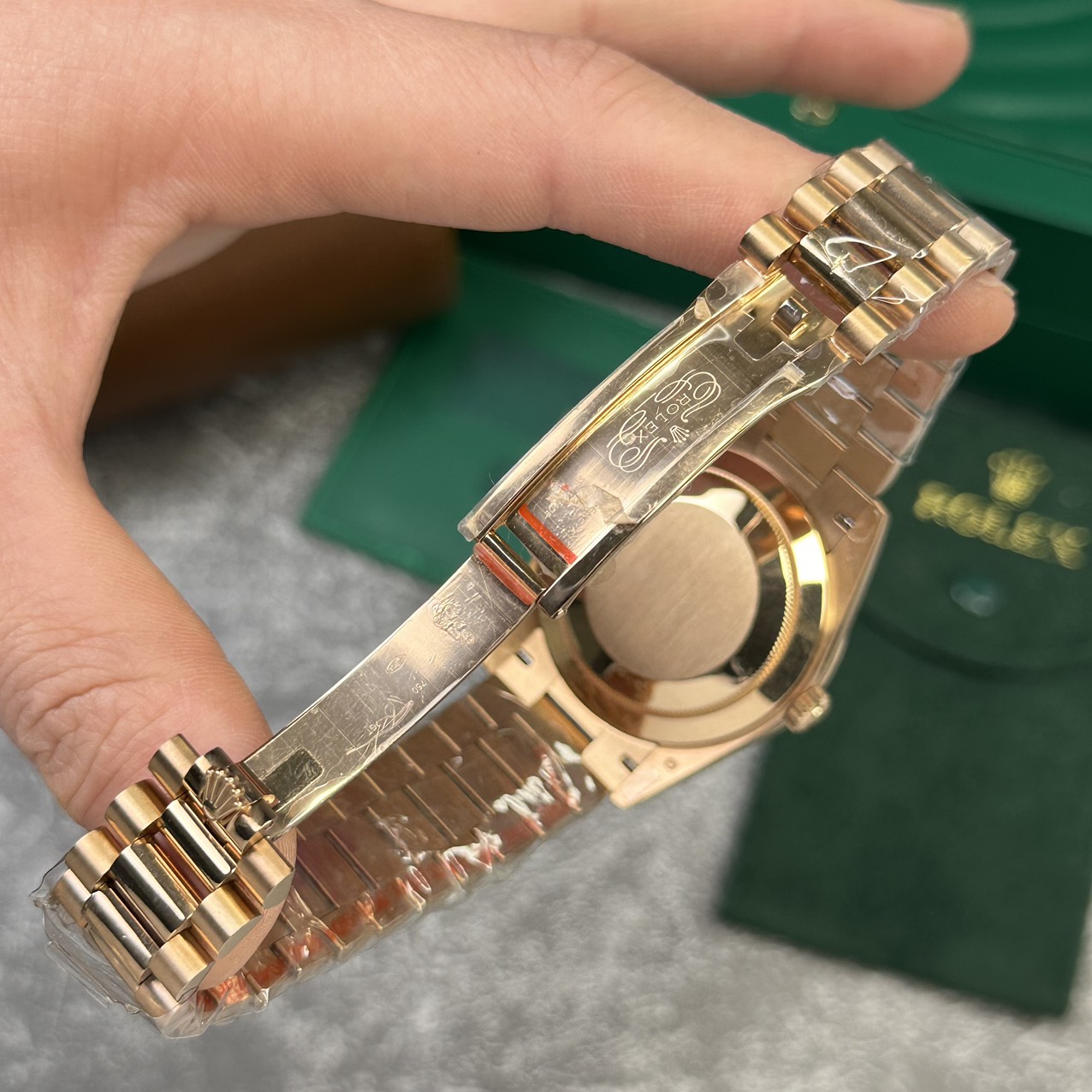 Rolex Replica Watch Day-Date 228235 Rose Gold White Dial V2 GM Factory 40mm - Elite Watch Atelier