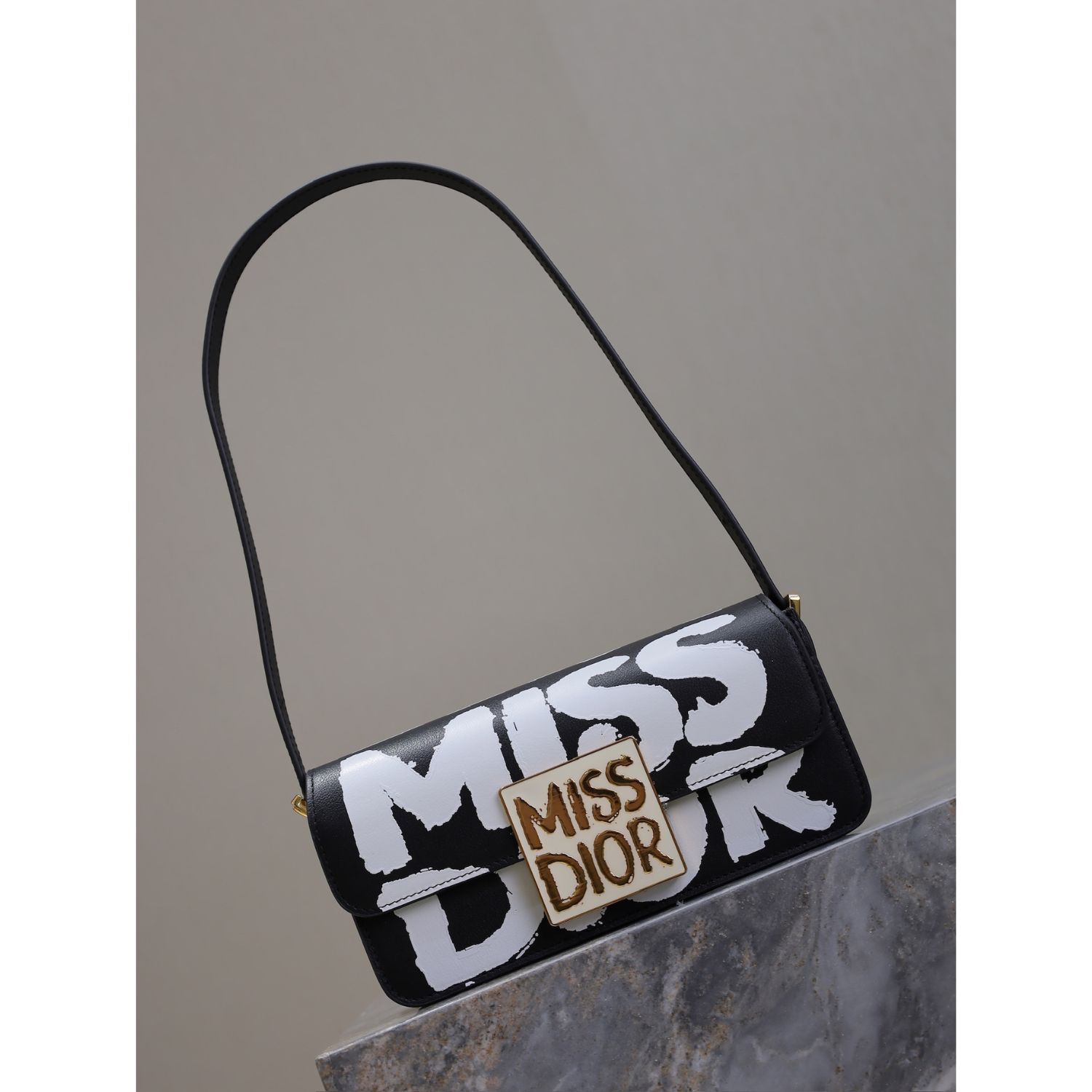 Miss Dior Flap Bag Black & White For Women 22cm/8.5in  – M2610UZCJ_M9111:1High-quality replica