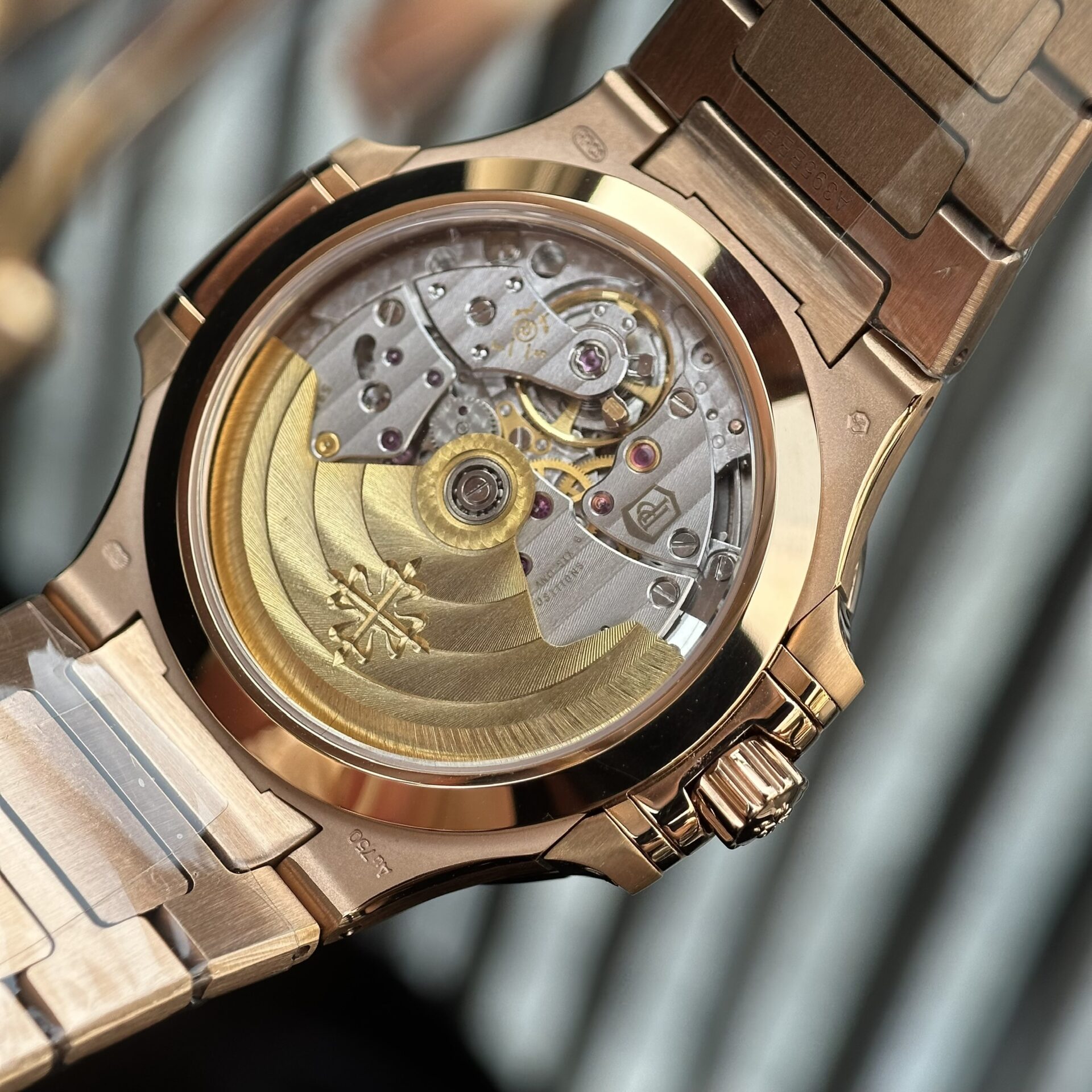 Patek Philippe Nautilus 7118 Replica 1:1 Watch Rose Gold 3K Factory 35.2mm - Top club