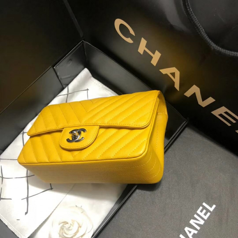 Replica Chanel Chevron Caviar Leathe 20Cm Classic Flap Bag 11161:1High-quality replica