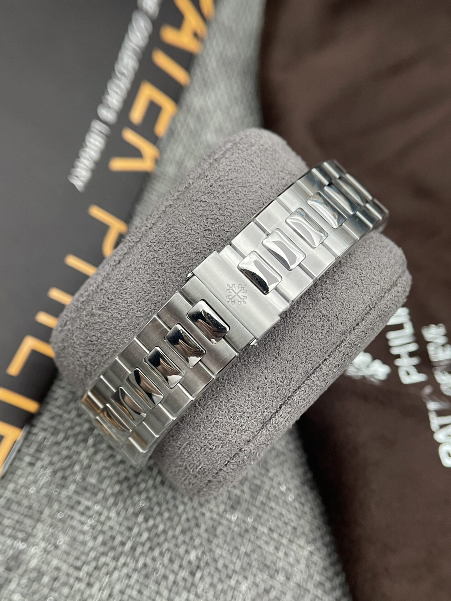 Patek Philippe Nautilus 5726 Best Replica Watch Blue Dial GRF 40.5mm - Top club