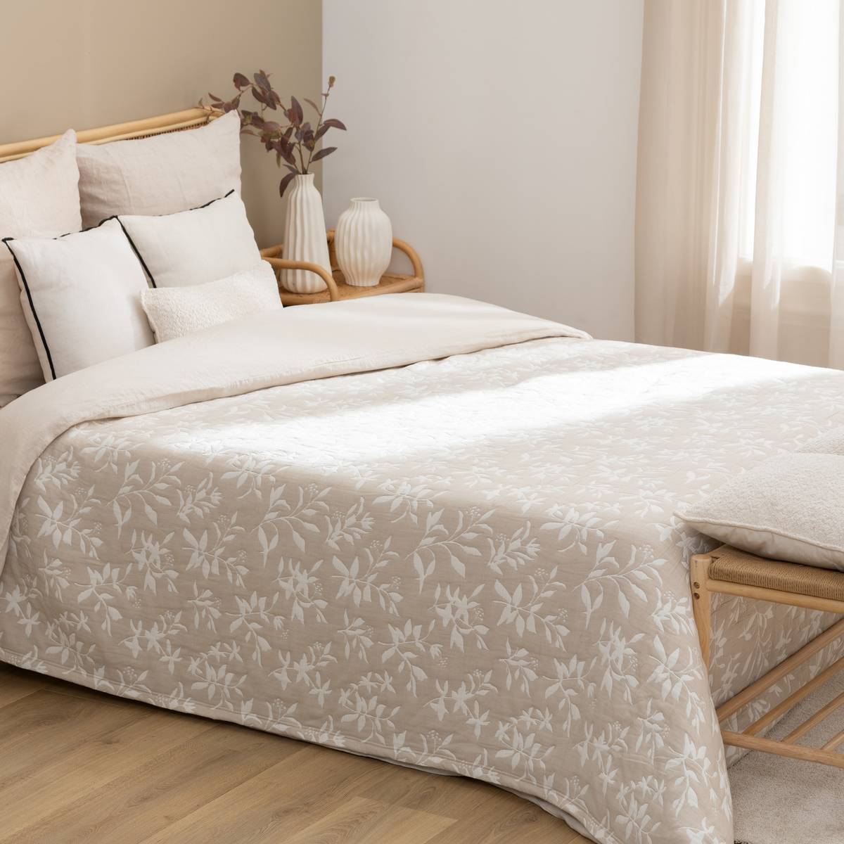 Bedspread "Nuvia" Beige Linen, 260x240 cm