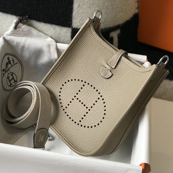 Hermès Replica Evelyne Mini 16 TPM – Noir1:1High-quality replica