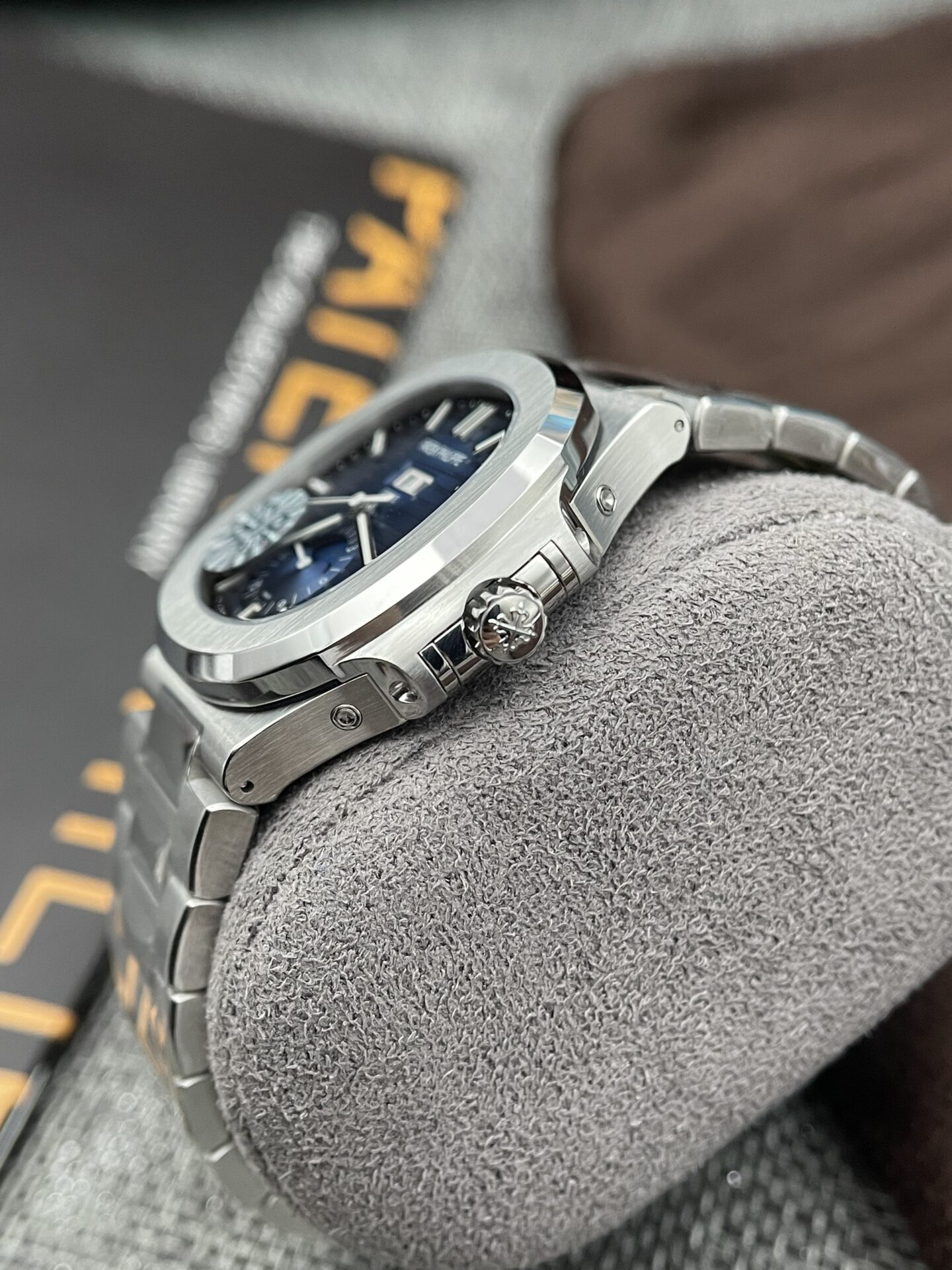 Patek Philippe Nautilus 5726 Best Replica Watch Blue Dial GRF 40.5mm - Top club