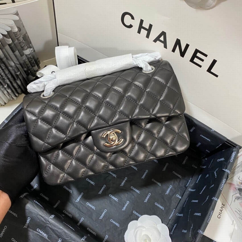 Replica Chanel Small Classic Double Flap Bag A01113 In Lambskin1:1High-quality replica