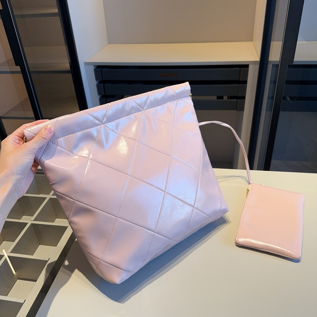CHANEL 22 SMALL HANDBAG Calfskin & Gold Metal Pink1:1High-quality replica