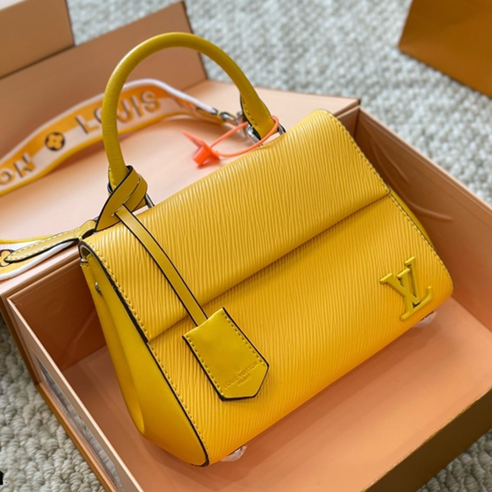 Louis Vuitton LV  Cluny Grained Leather Shoulder Handbag1:1High-quality replica