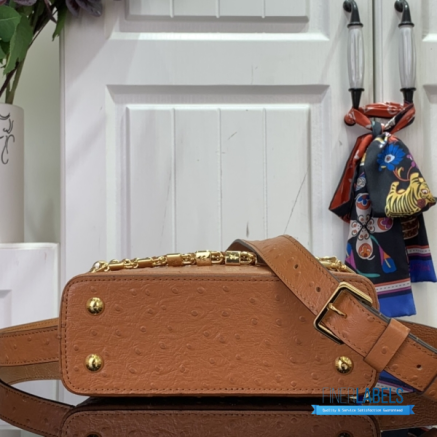 Tan Ostrich Leather Mini Handbag with Pearl Chain Detail1:1High-quality replica