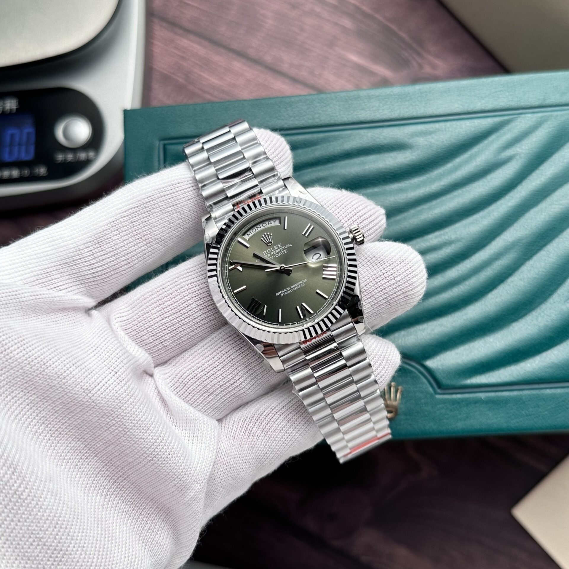 Rolex Day-Date 228236 Replica Watch Refine Green Dial GM V2 40mm - Top club