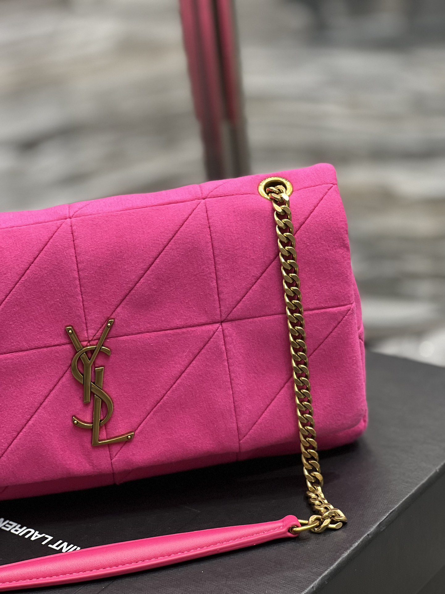 JAMIE MEDIUM CHAIN BAG “CARRÉ RIVE GAUCHE” IN LAMBSKIN AND SUEDE1:1High-quality replica