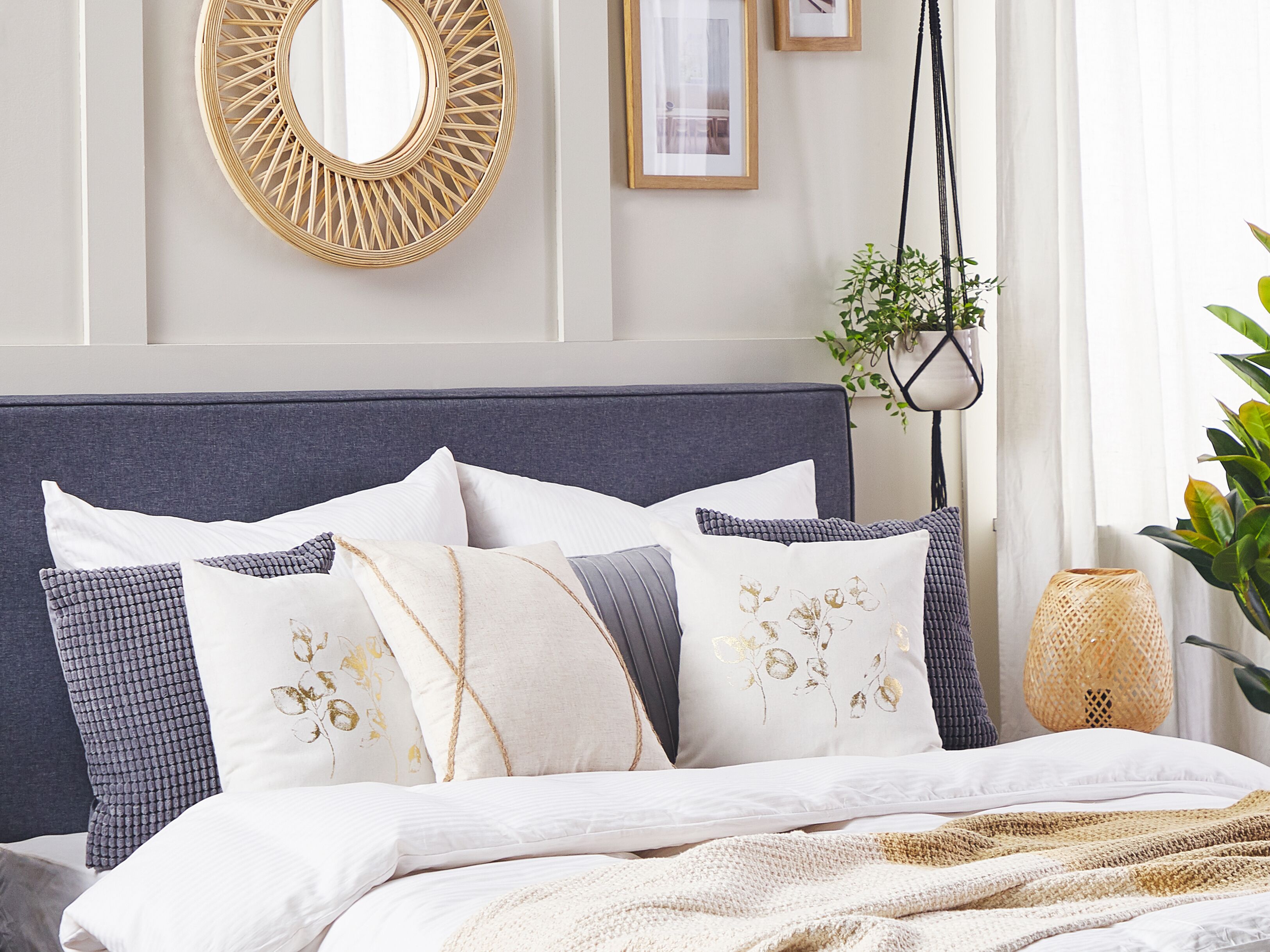 Set of 2 Decorative Cushions GOMPHRENA 45 x 45 cm Light Beige Plant Pattern