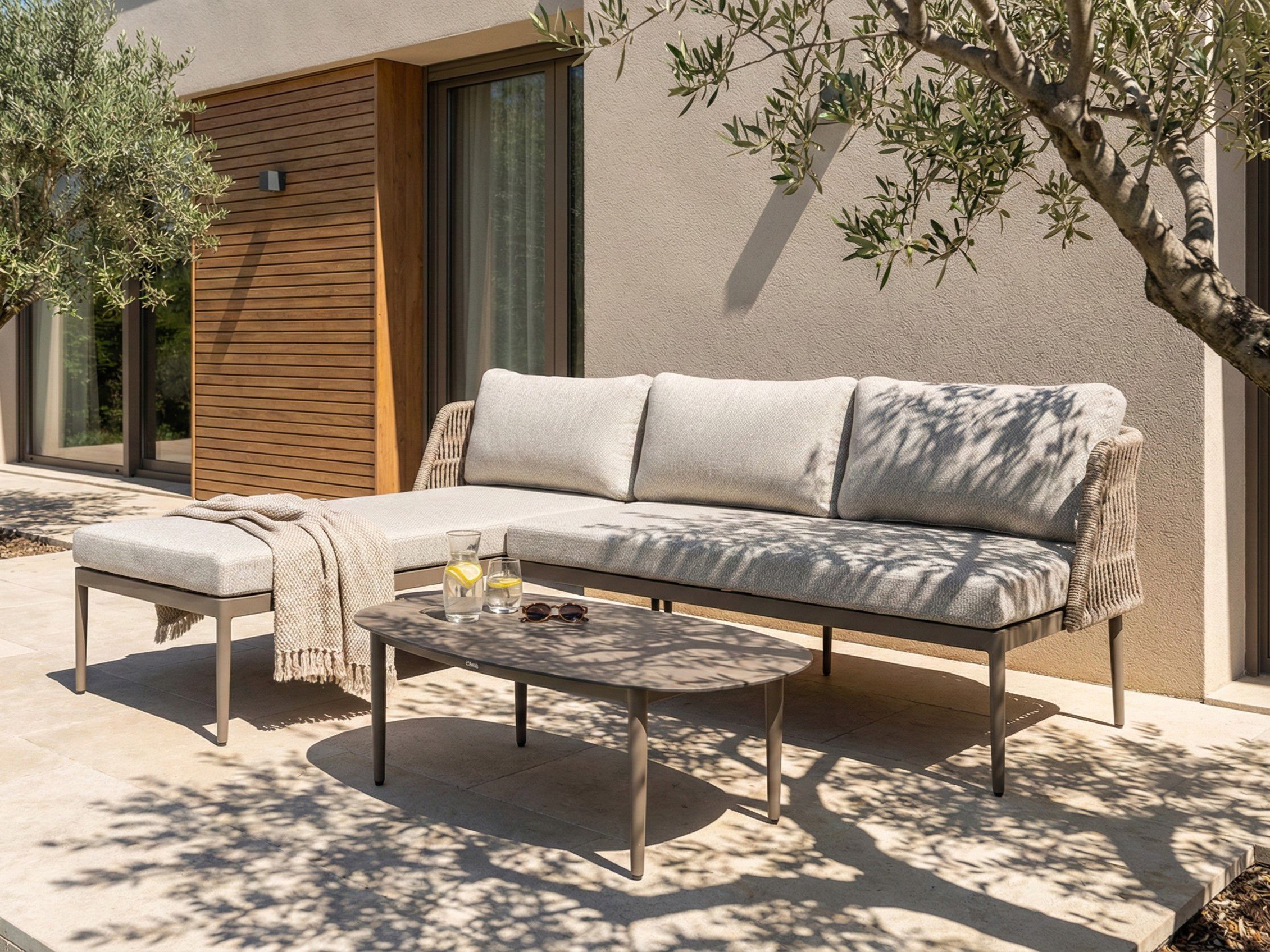 Garden Corner Sofa with Table 3 Seater LEFFE Right Hand Metal Beige