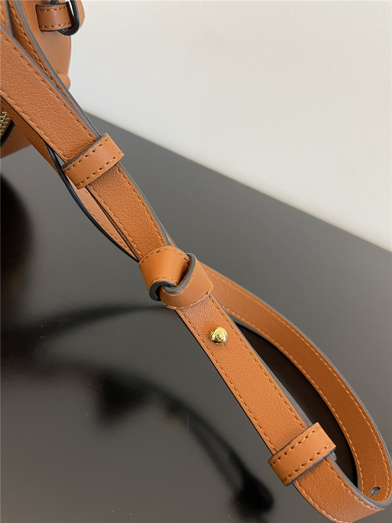 fendi logo suede camera bag - Replicaclubs