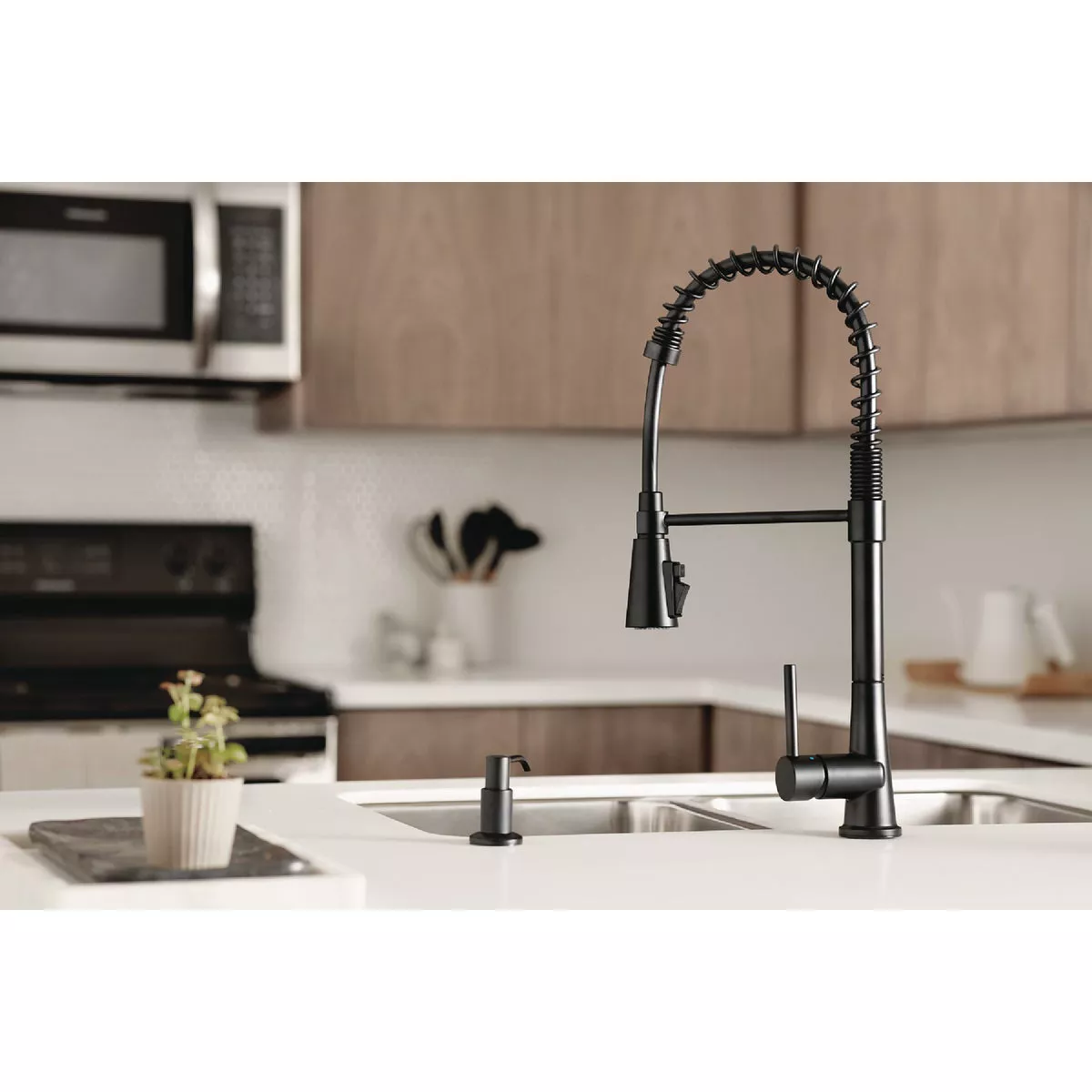 Peerless Precept 1-Handle Commercial Kitchen Faucet