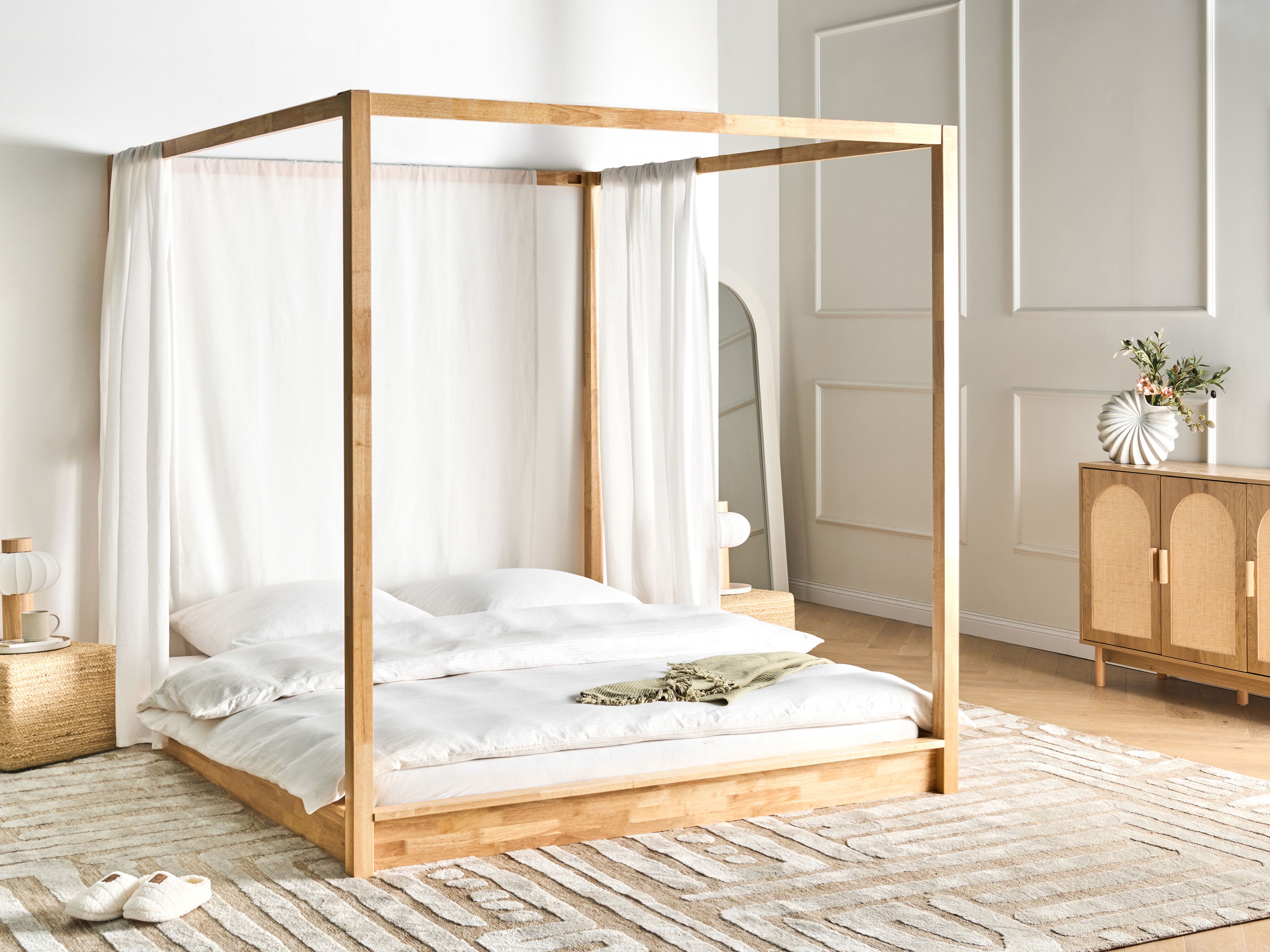 Four Poster Bed Wood HERLIERE 180 x 200 cm (EU Super King) Light Brown