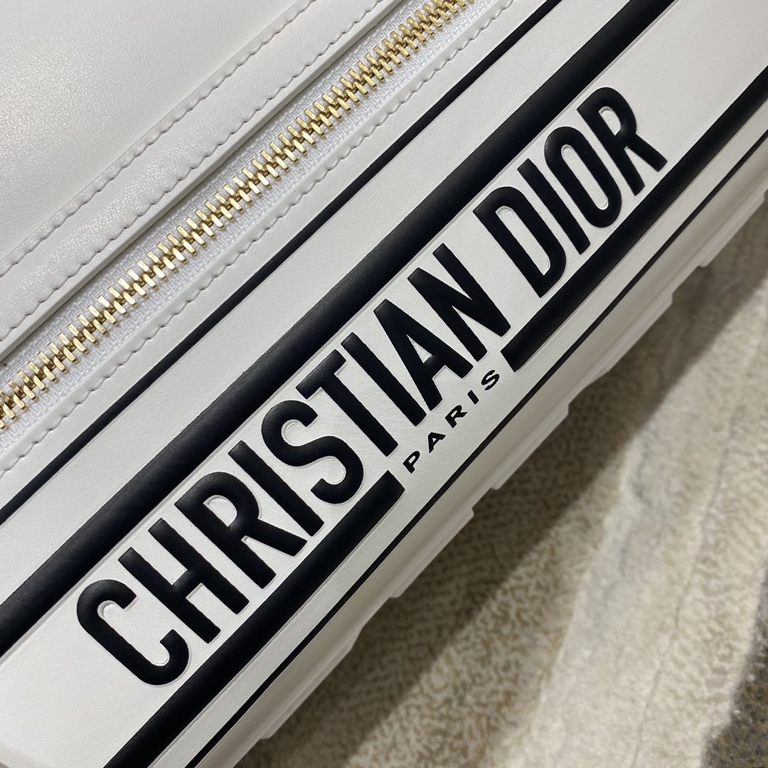 Christian Dior Medium Vibe Zip Bowling Bag, White, For Men/Women Bowling Bags, 34cm CD M6202OOBR_M8791:1High-quality replica