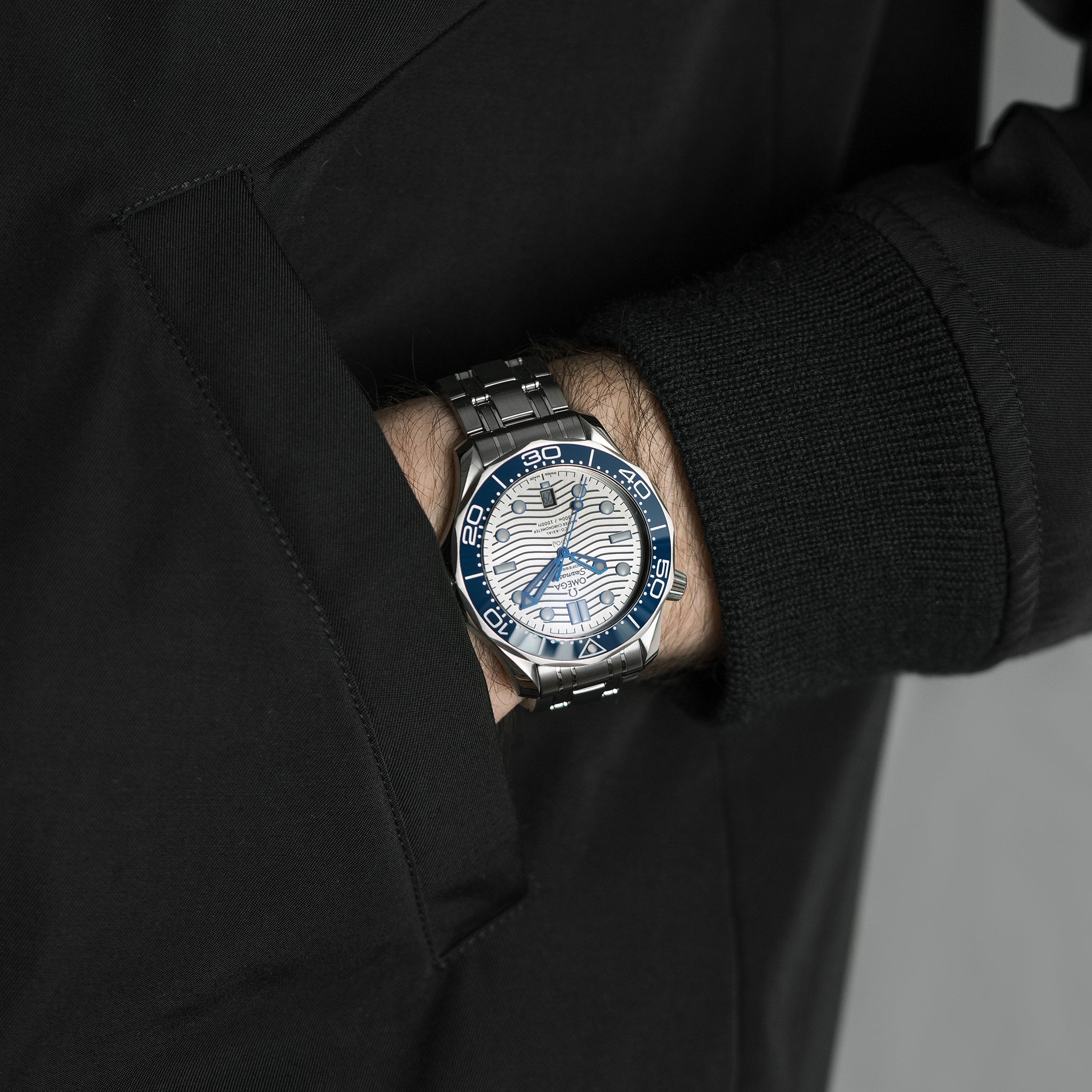 Seamaster Diver 300M Co-Axial Master Chronometer 42mm Grey Dial On Bracelet(1:1 replica) - Elite Watch Atelier