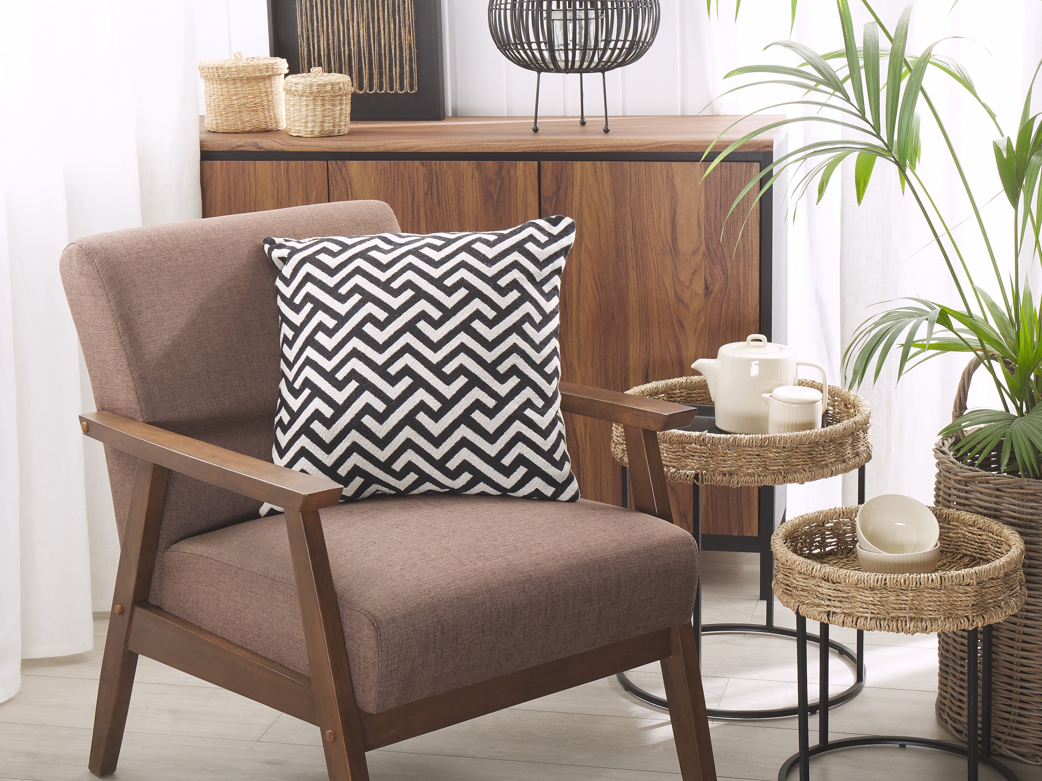 Set of 2 Decorative Cushions SALIZAR Cotton 45 x 45 cm Black Geometric Pattern