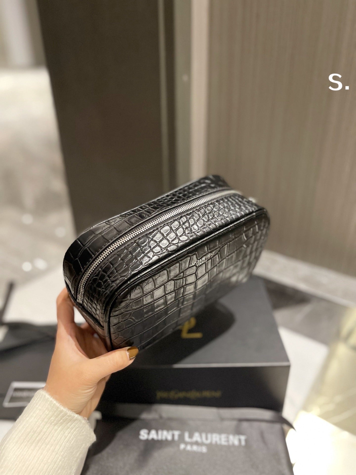 TO – Luxury Edition Bags SLY 2121:1High-quality replica