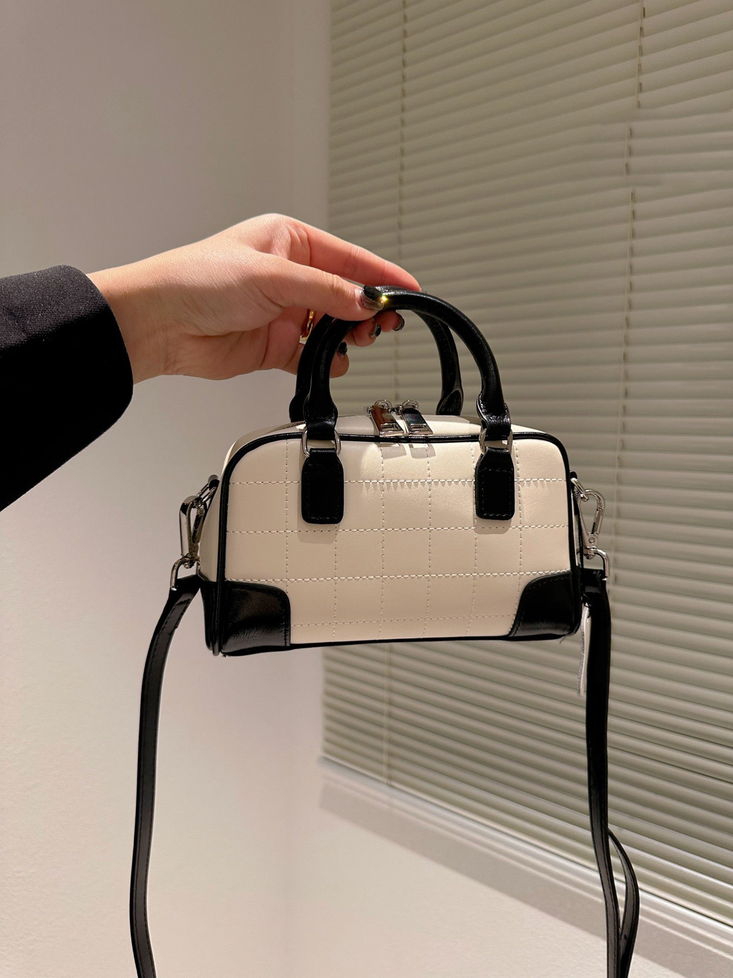 TO – New Luxury Bags SLY 2941:1High-quality replica