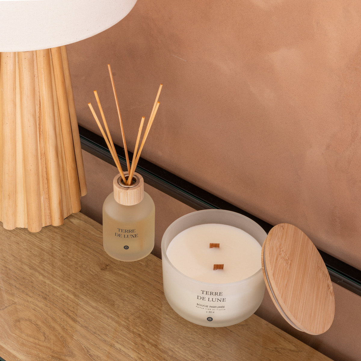 Scented candle "Terre de Lune" Musk Petals, 420g