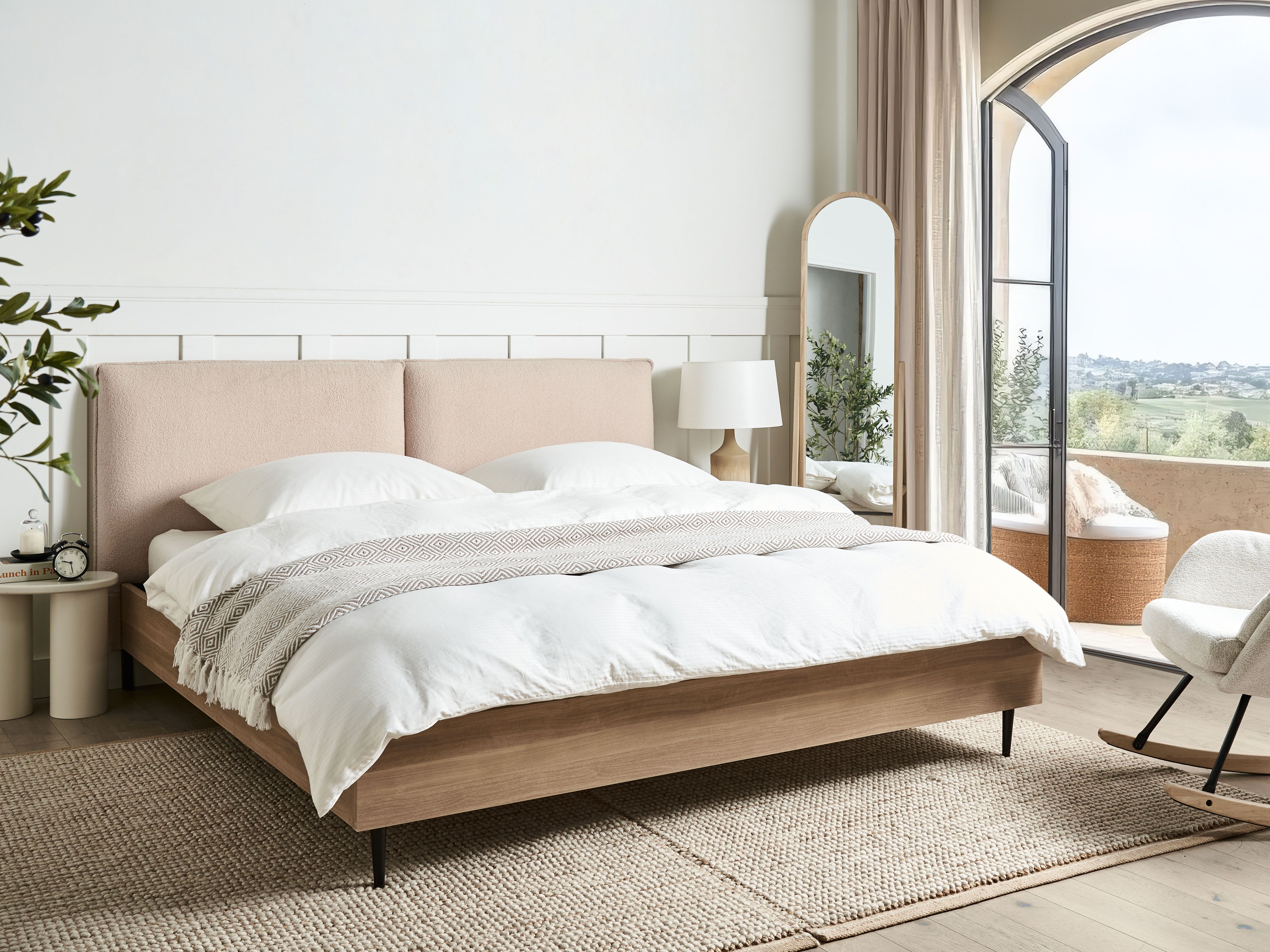 Bed Boucle LIMANTON 180 x 200 cm (EU Super King) Beige