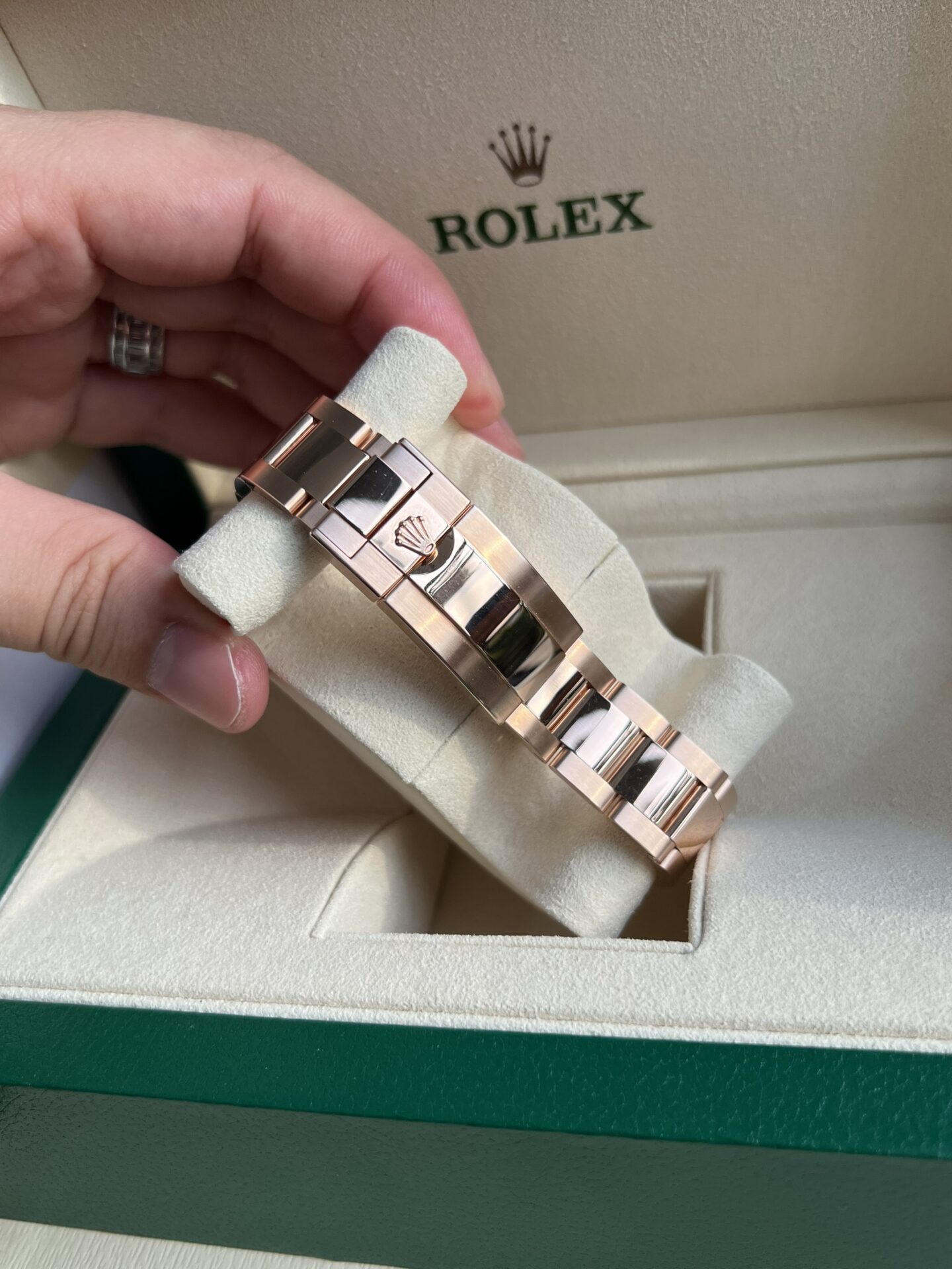 Rolex Daytona Rainbow Replica Watch Gold Wrapped Moissanite TW 40mm - Top club