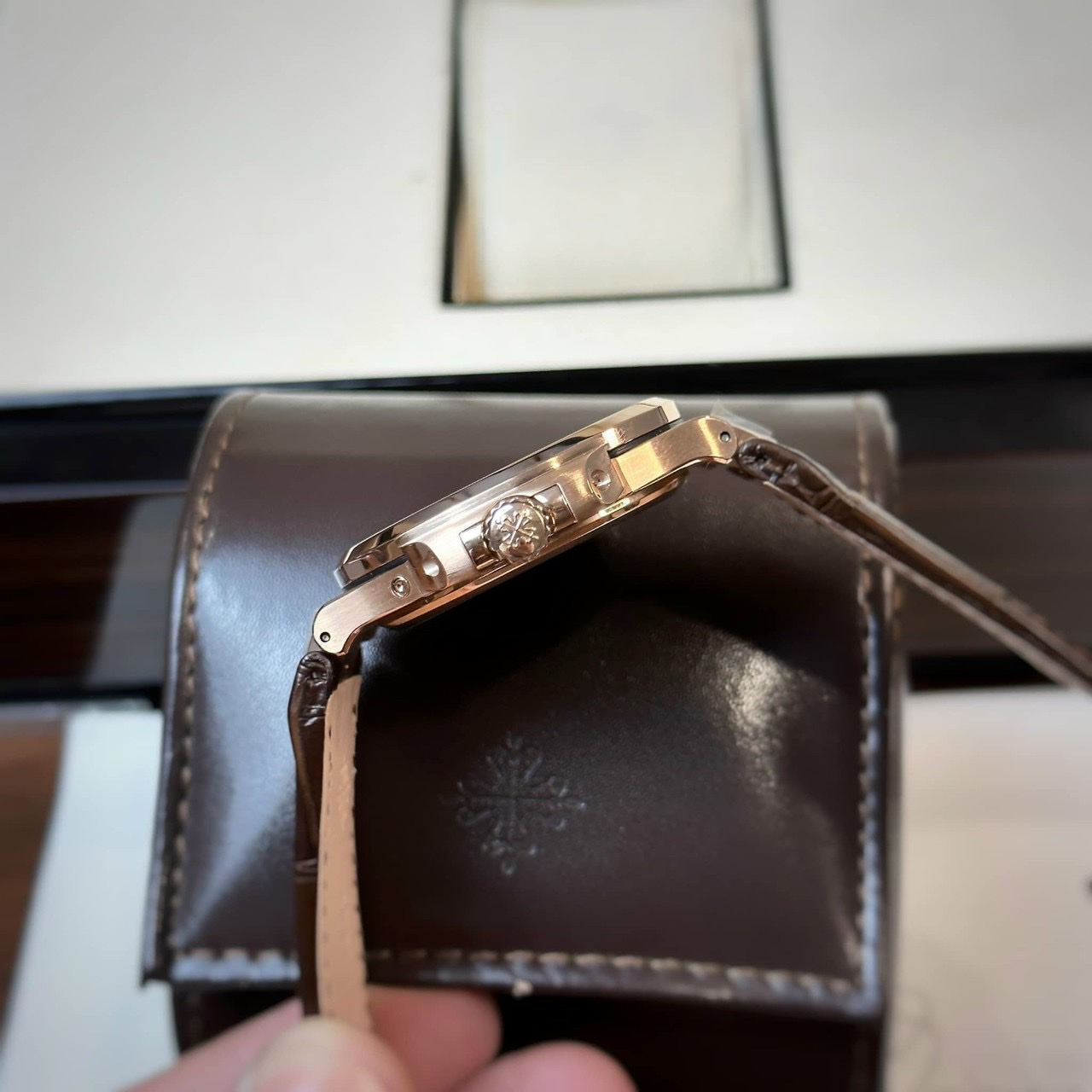 Patek Philippe Replica 1:1 Watch Nautilus 5712 Chocolate Dial Leather Strap GR Factory 40mm - Top club