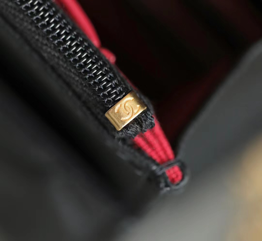 Chanel WOC