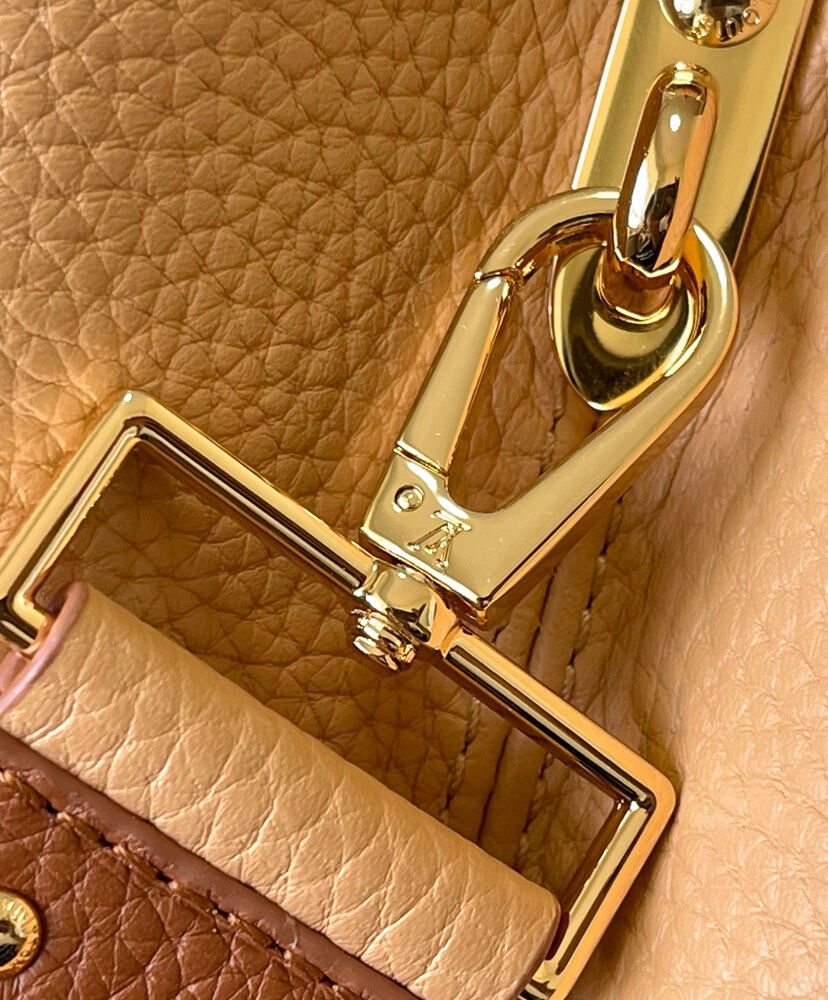 Louis Vuitton Capucines MM M22676 M230581:1High-quality replica