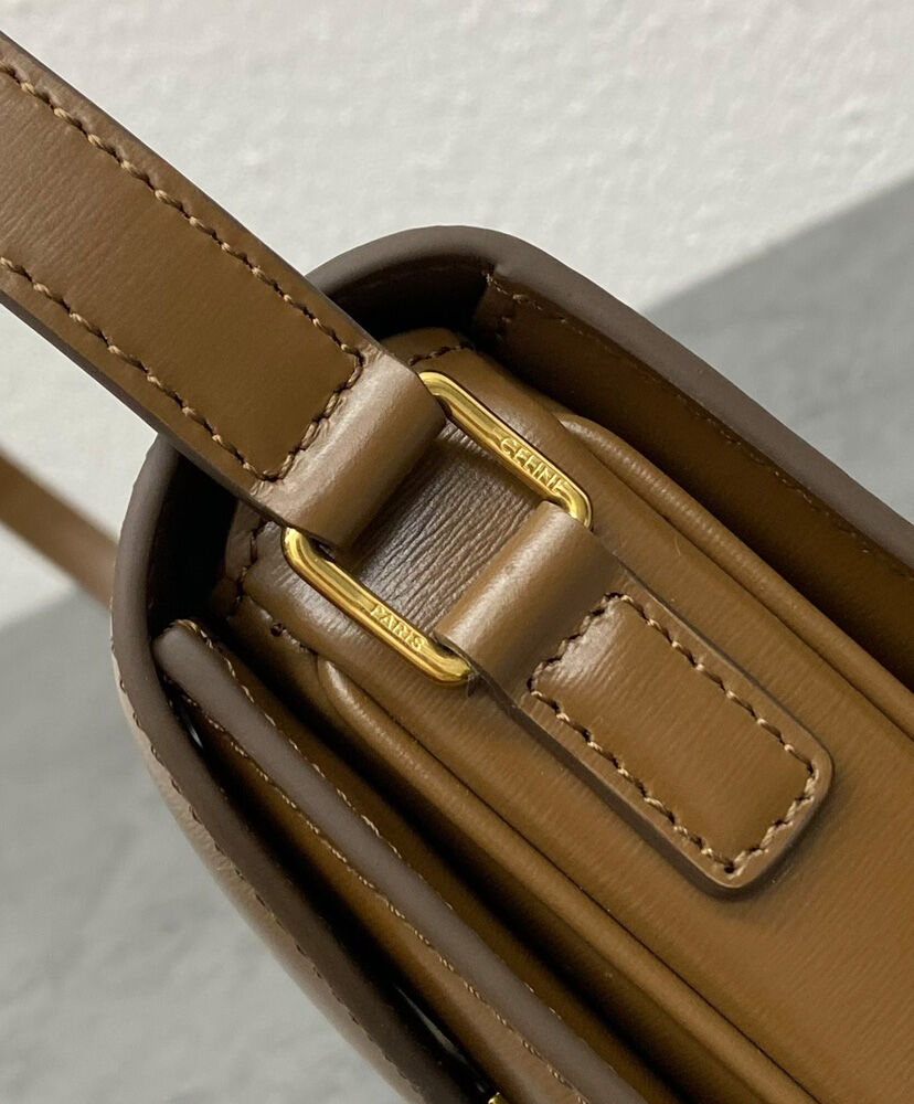 Celine Teen Besace Triomphe In Shiny Calfskin Coffee1:1High-quality replica