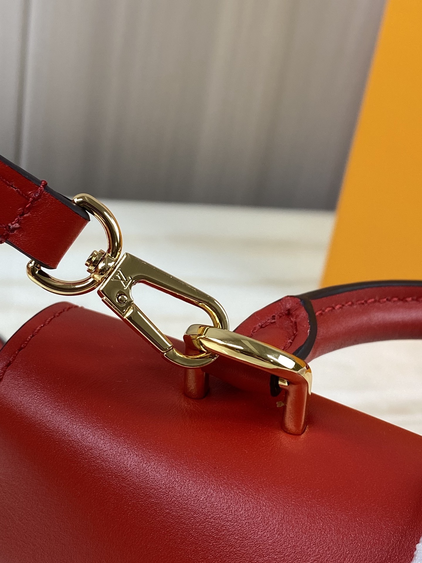 Louis Vuitton Locky BB M443221:1High-quality replica