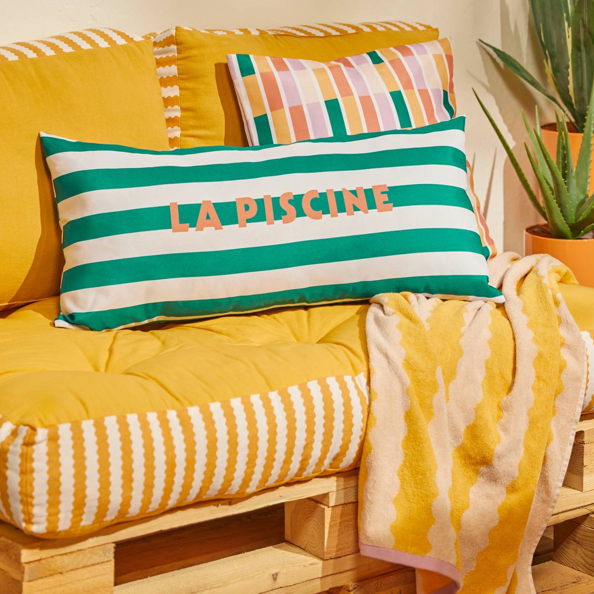 Rectangular Outdoor Cushion "Poolside" 75 x 35 cm, Polyester, Green