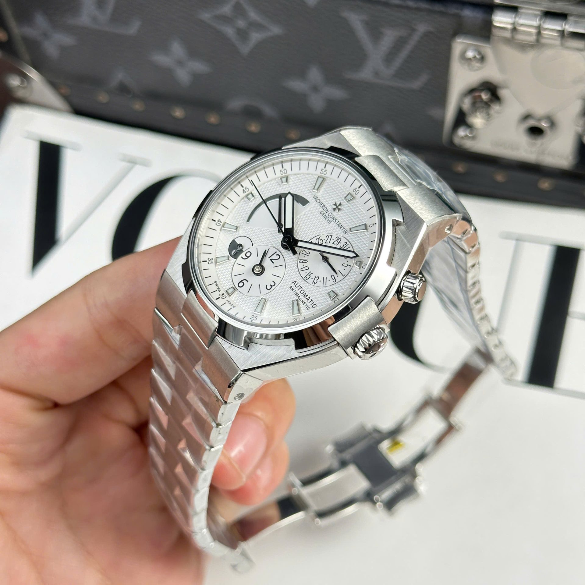Vacheron Constantin Copies Watches Overseas Dual Time 47450 White 9F Factory 42mm - Top club