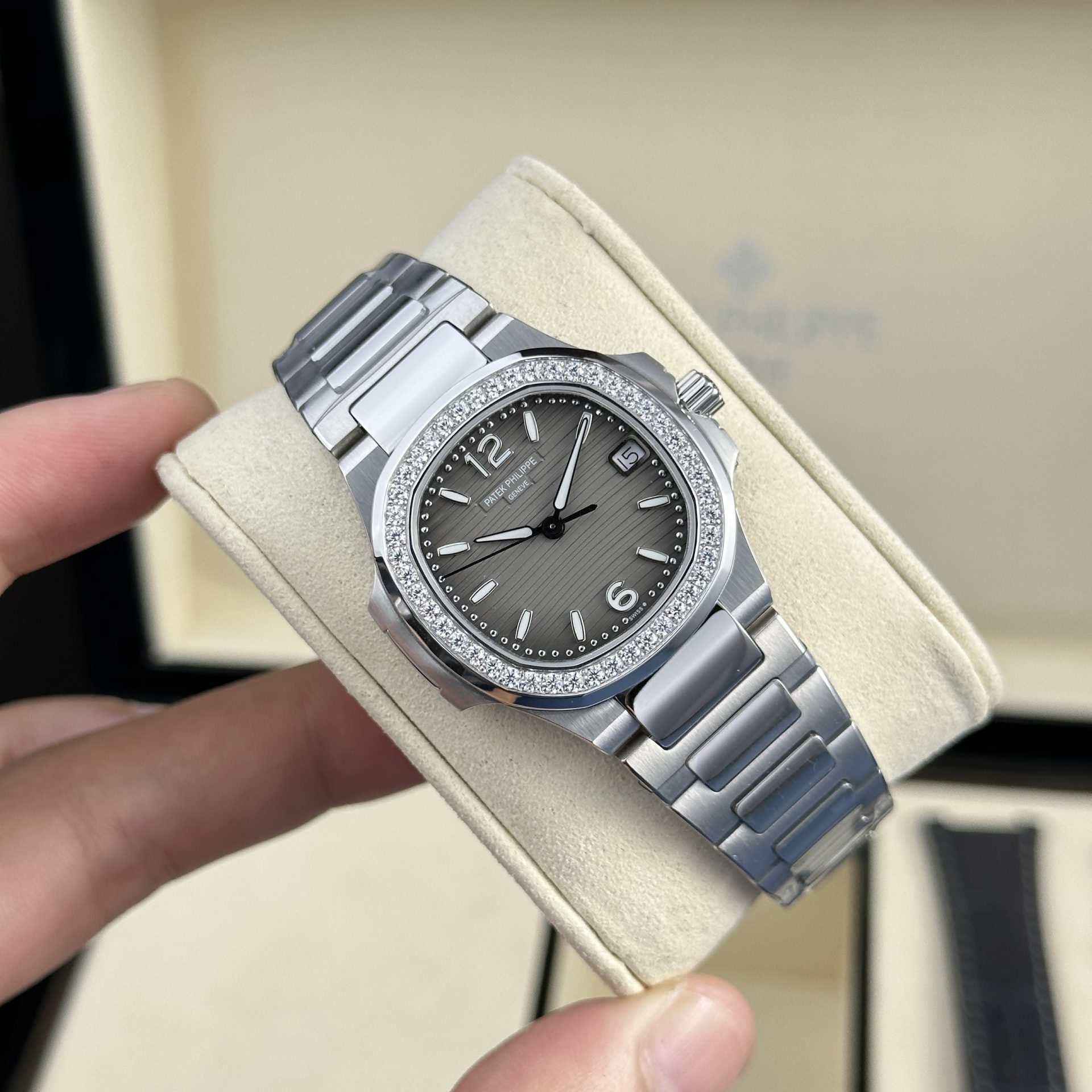 Patek Philippe Fake Watch Nautilus 7010 Gray Dial Womens 32mm - Top club