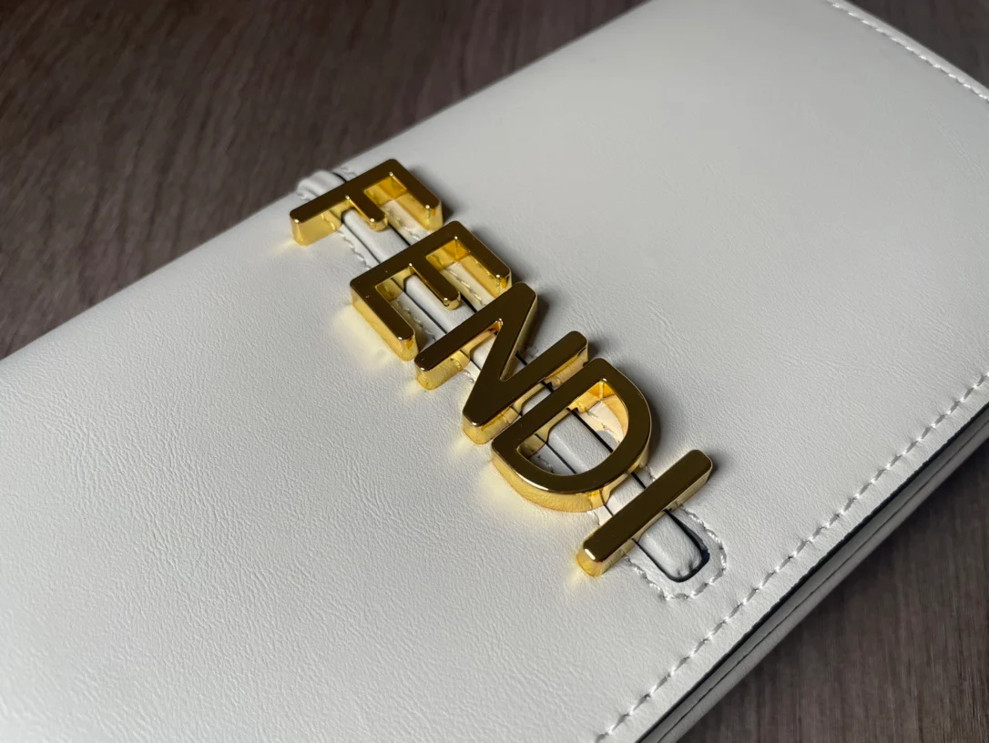 Elegant Fendi Chain Crossbody Bag With Gold - Tone Logo Accent 1121 - Replicaclubs