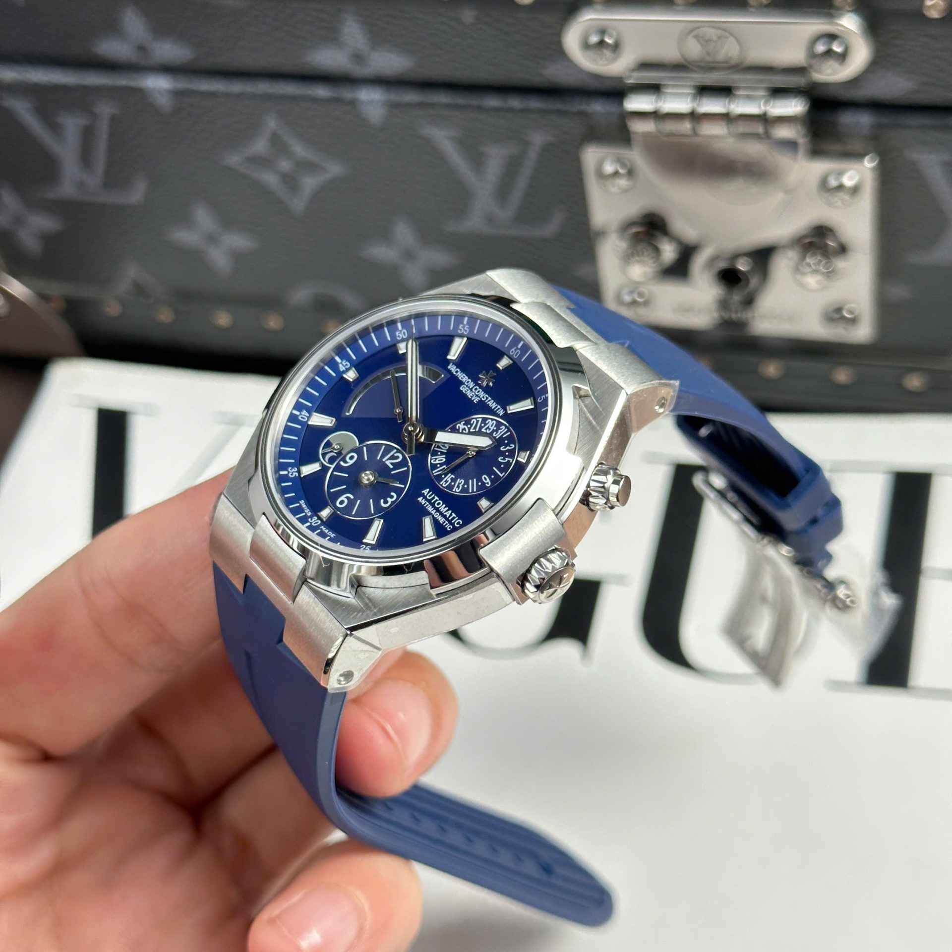 Vacheron Constantin Best Replica Watch Overseas Dual Time 47450 Blue 9F Factory 42mm - Top club