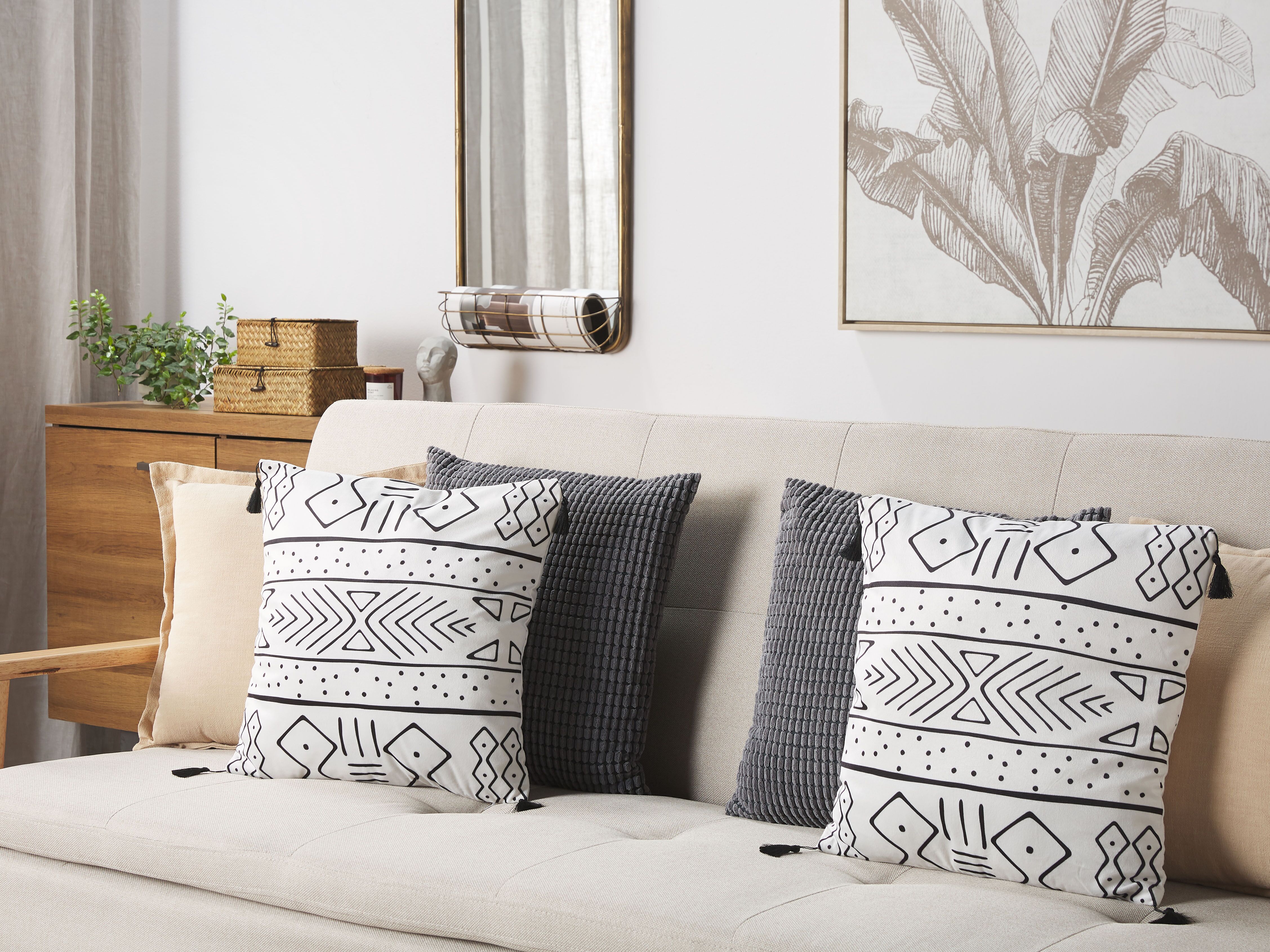 Set of 2 Decorative Cushions SCHEFFLERA Velvet 45 x 45 cm White Geometric Pattern