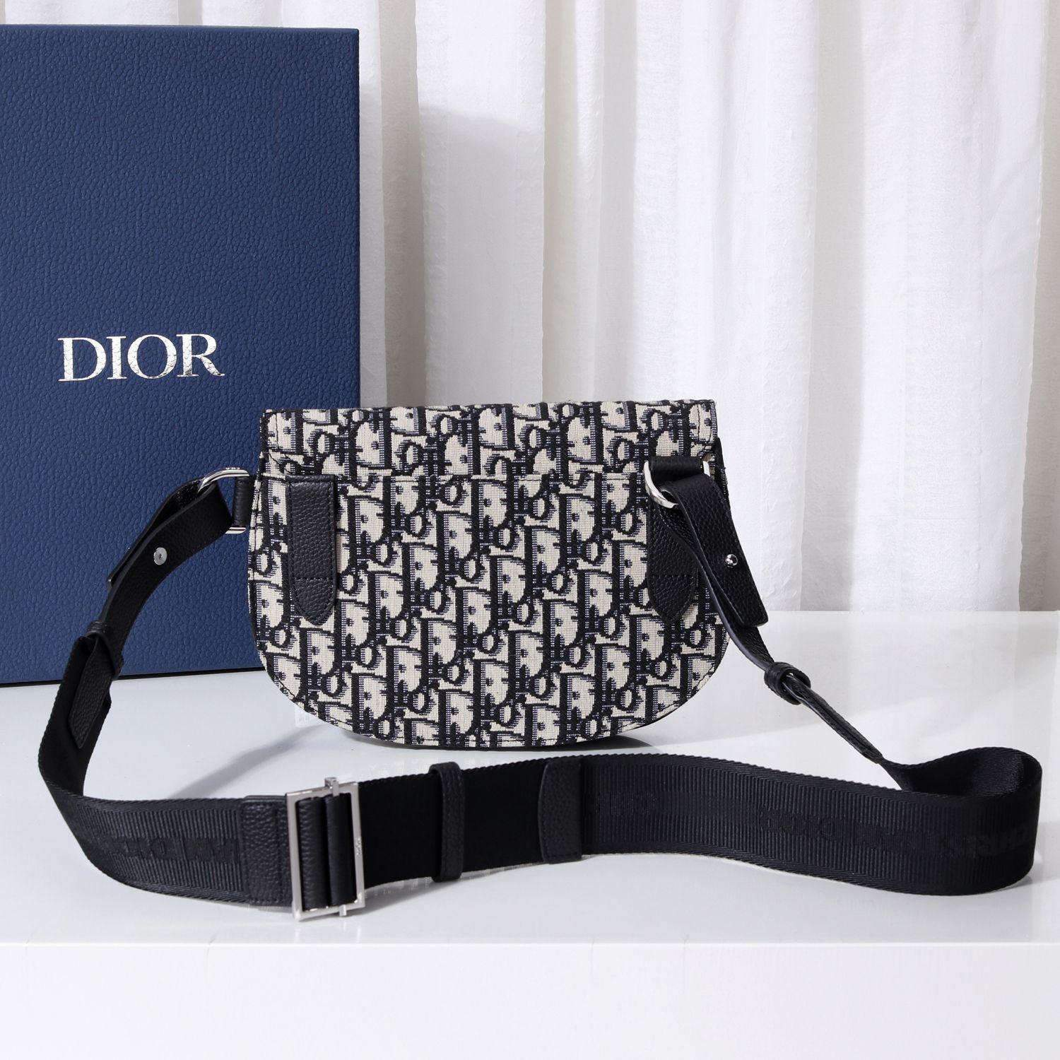 The Saddle Pouch Dior Oblique Jacquard White/Black For Women‎ 9.5in/24cm CD1:1High-quality replica