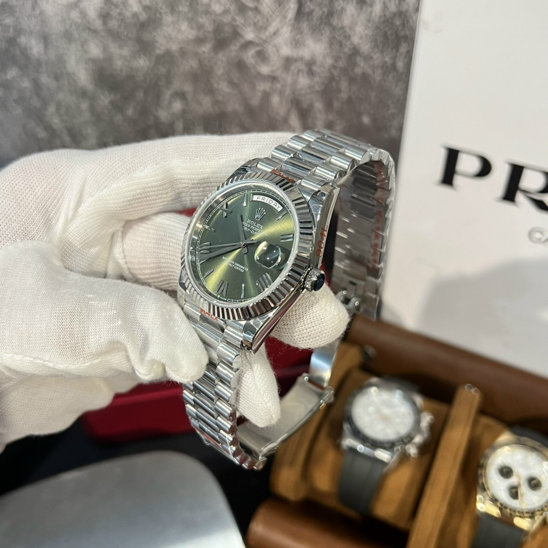 Rolex Rep 11 Watch Day-Date 228236 Green Dial Metal Strap GM Factory V2 40mm - Elite Watch Atelier