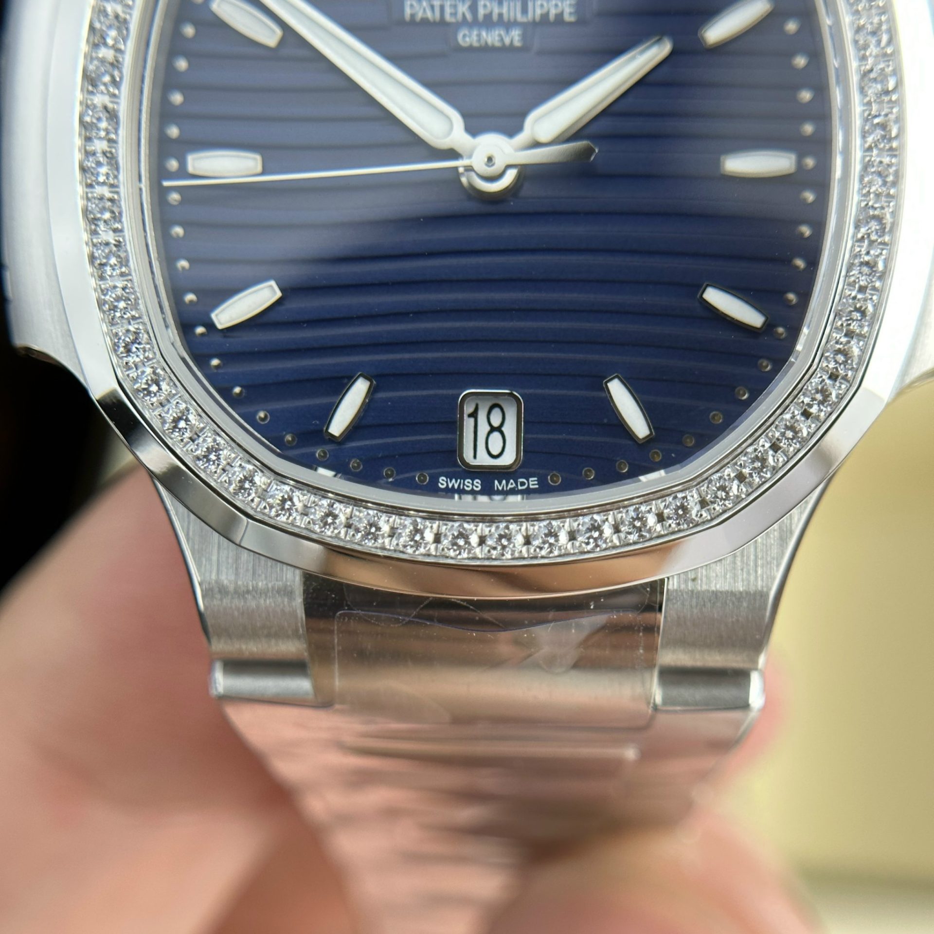 Patek Philippe Replica 1:1 Watch Nautilus 7118 Blue Dial With Stone 3K Factory 35.2mm - Top club