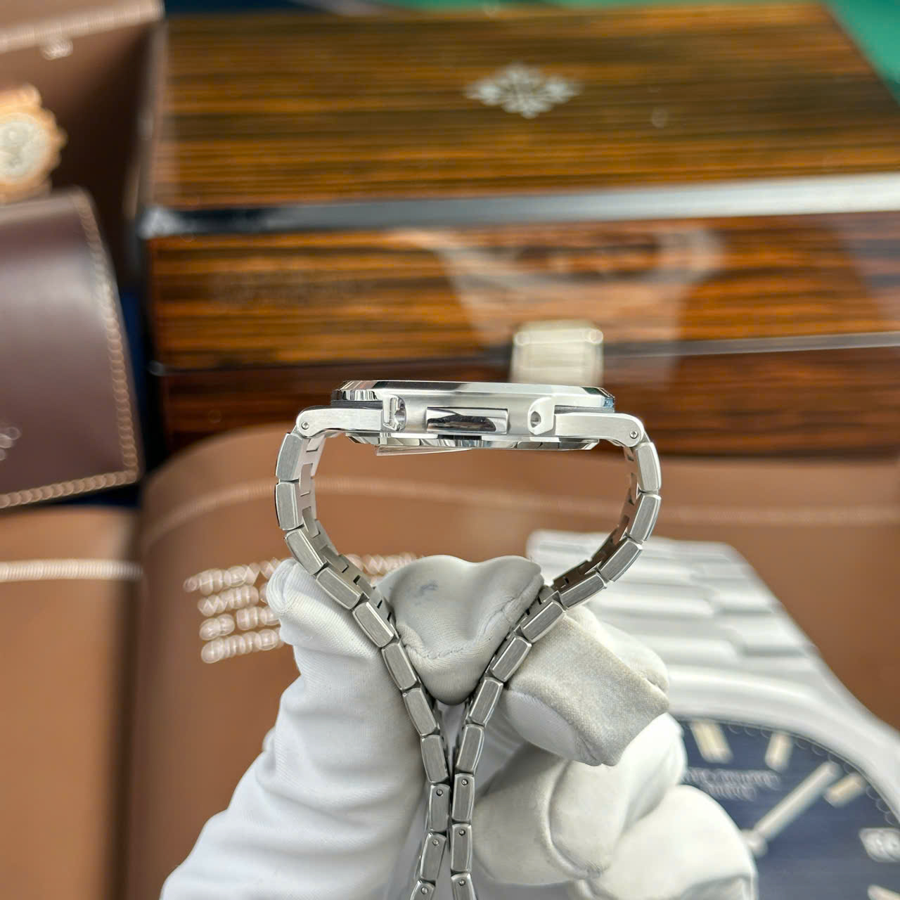 Patek Philippe Nautilus 5711 Replica Watch Refined Full Options Like Auth Top Top Quality 40mm - Top club
