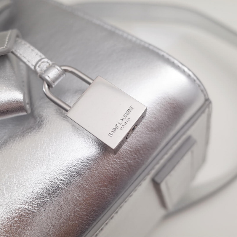 Replica Saint Laurent Sac De Jour Souple Baby In Crumpled Silver Calf Leather 4774771:1High-quality replica