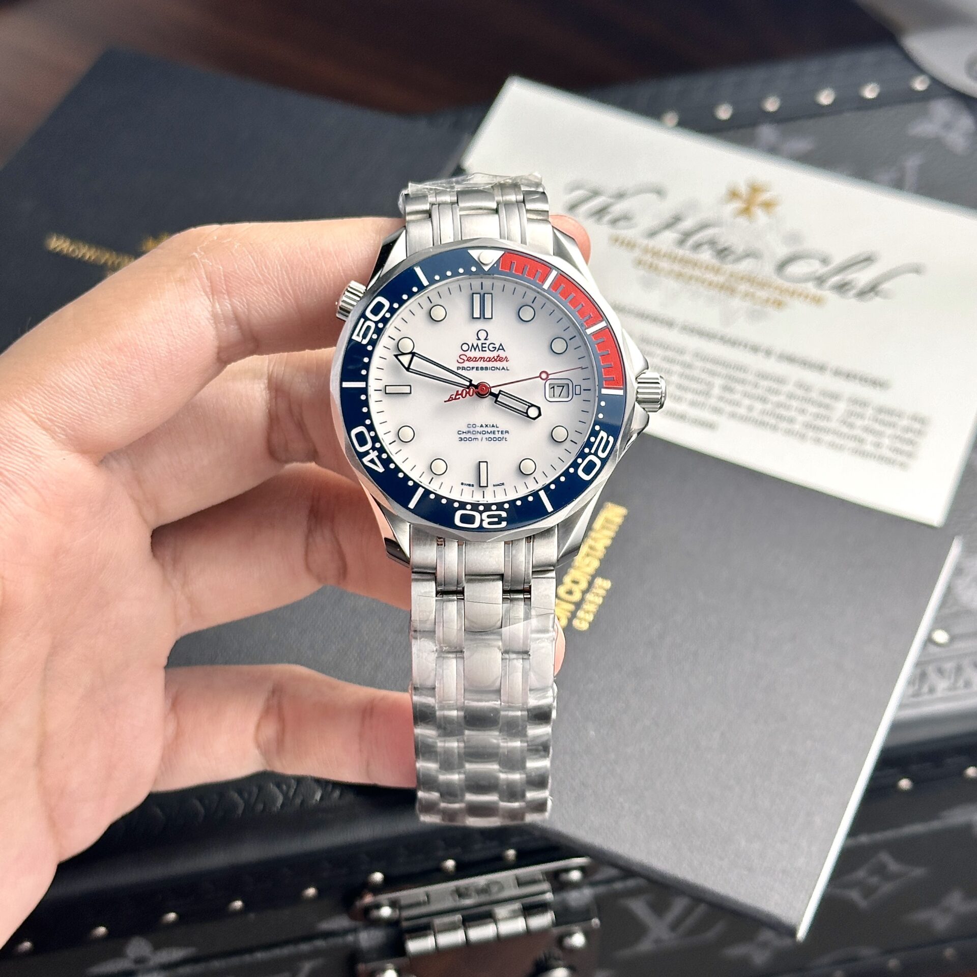 Omega Seamaster Profesional 007 Replica Watch VS Factory 41mm - Elite Watch Atelier