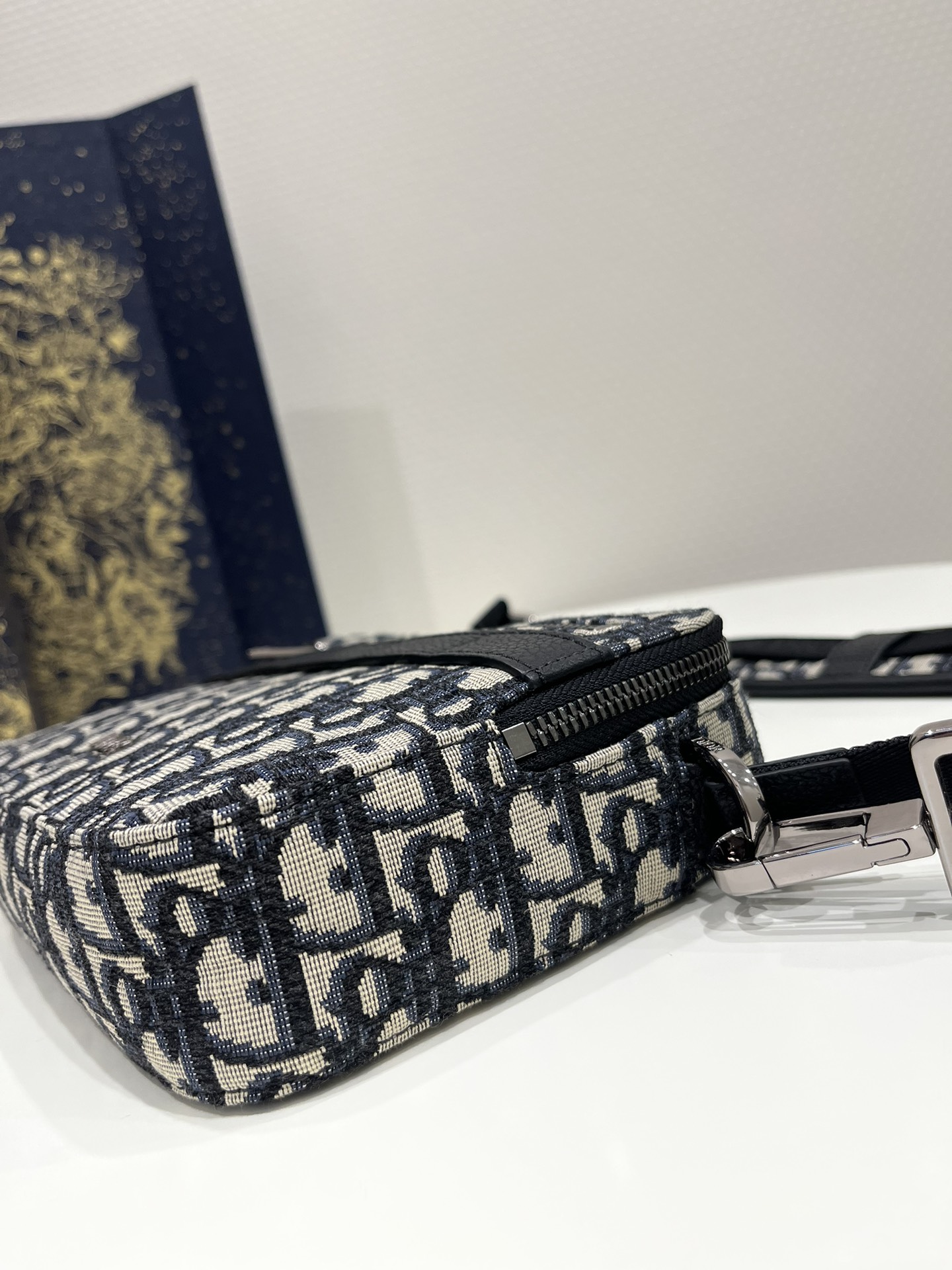 Safari Messenger Bag Black For Women 8.5in/22cm 1ESPO206YKY_H27E1:1High-quality replica