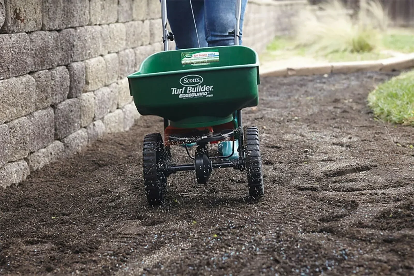 Scotts Turf Builder EdgeGuard Mini Broadcast Spreader - 5,000 Sq. Ft. - Image 3 Scotts Turf Builder EdgeGuard Mini Broadcast Spreader - 5,000 Sq. Ft. - Image 3