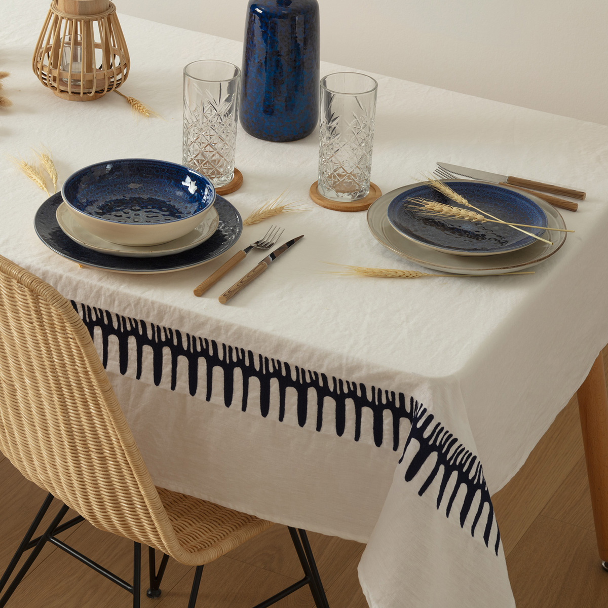 "Lizandro" embroidered tablecloth, cotton and linen White, 150x300 cm