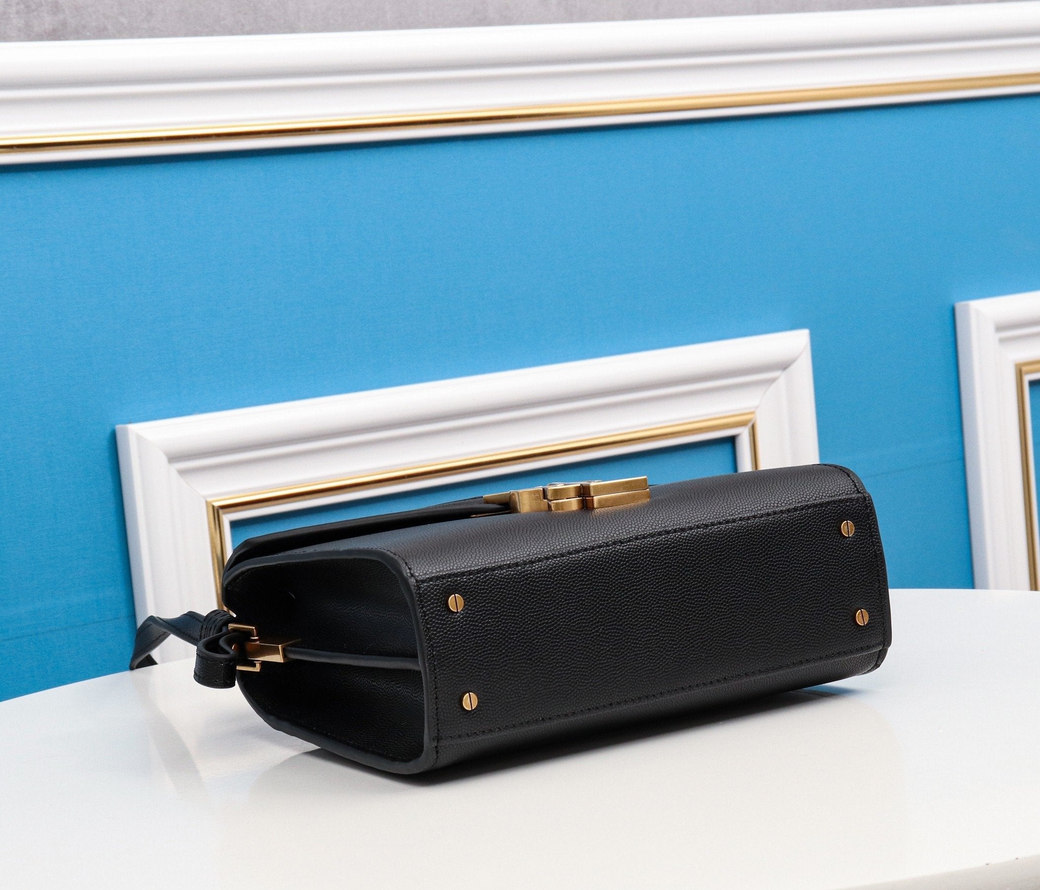 TO – Luxury Edition Bags SLY 1141:1High-quality replica