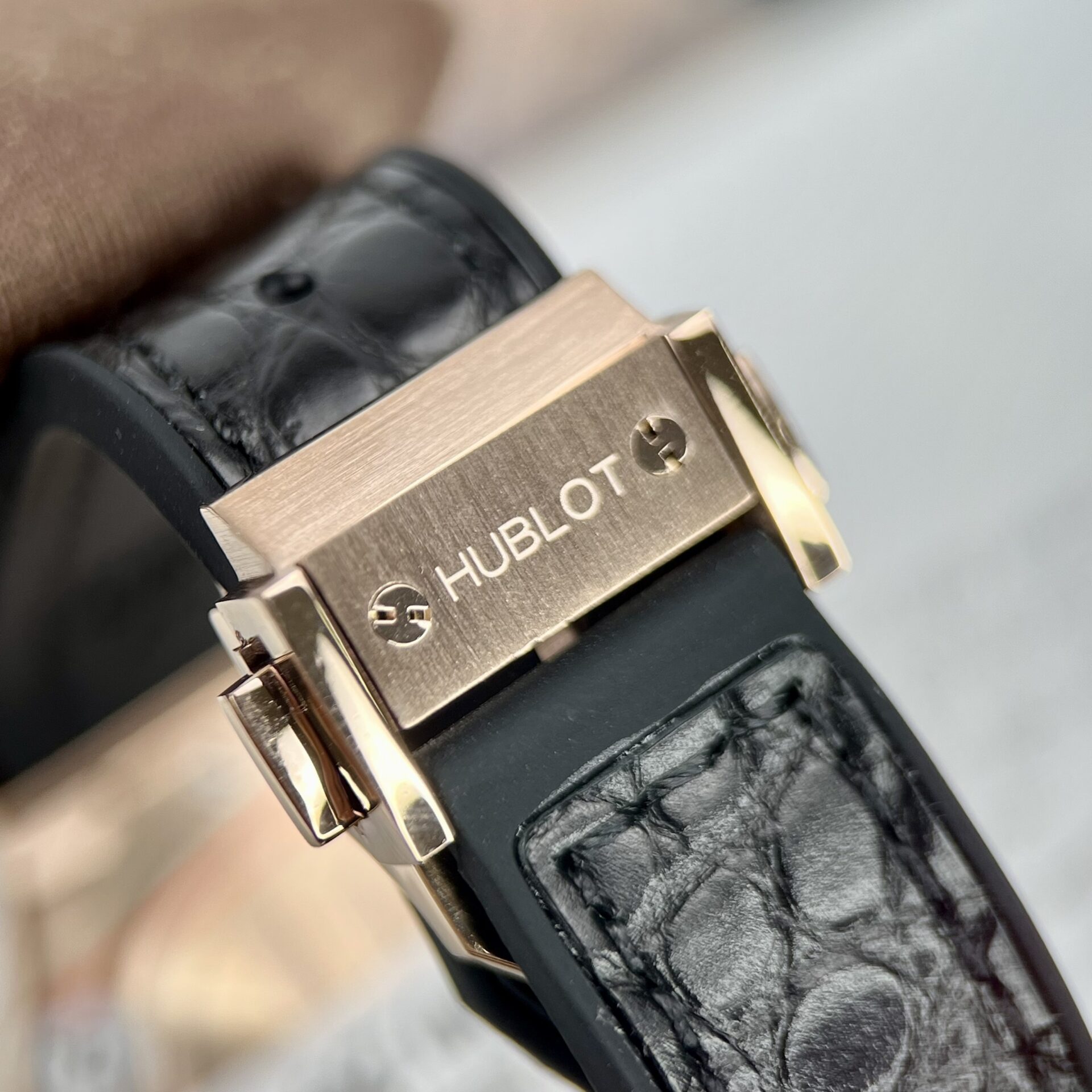 Hublot Replica Watch Classic Fusion King Gold Women s Black Swiss Movement 33mm - Top club