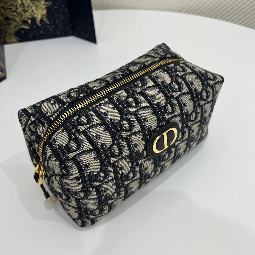 30 Montaigne Venus Pouch Beige For Women 8.5in/21cm S2146UTZQ_M9281:1High-quality replica
